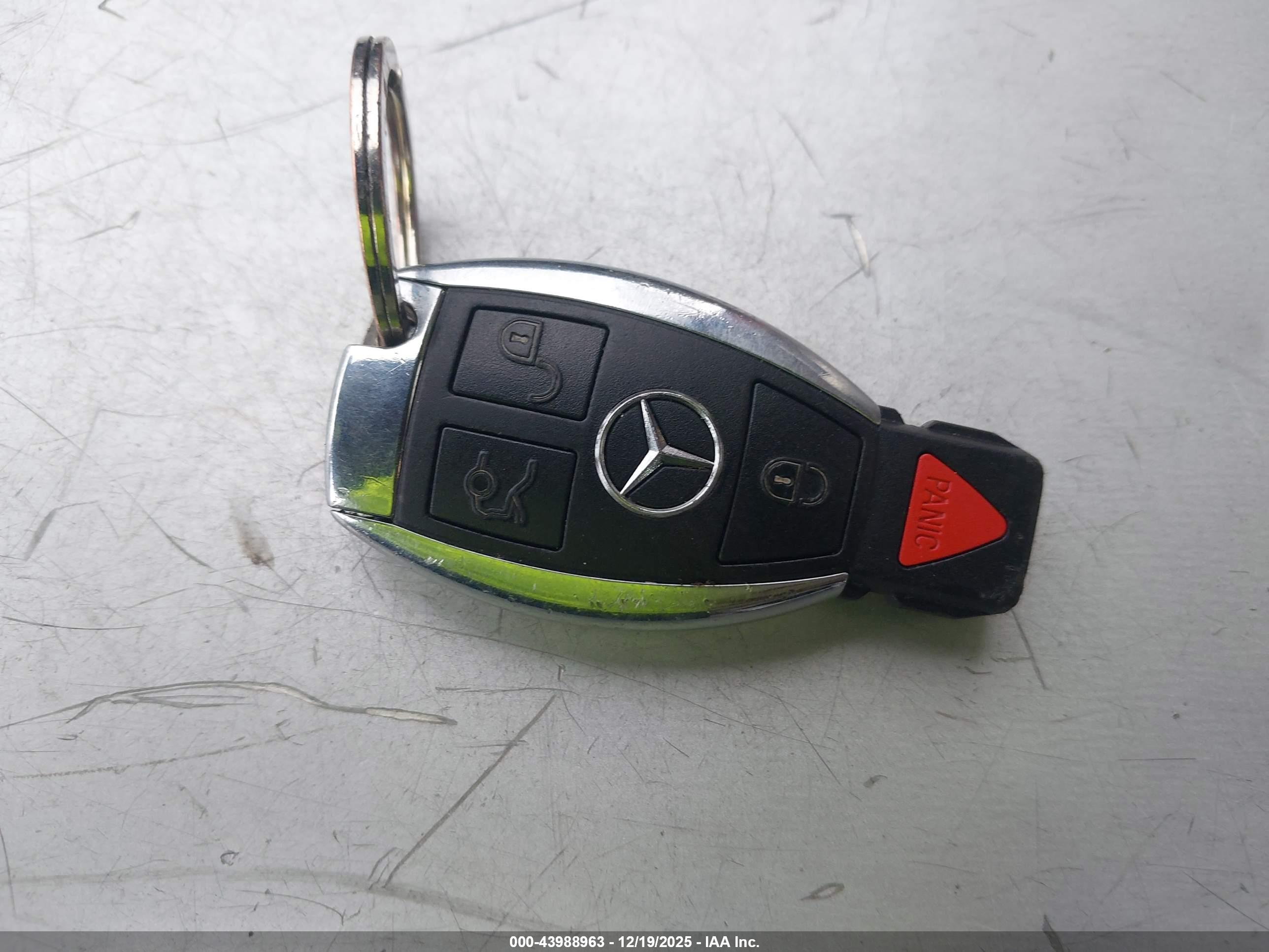 MERCEDES-BENZ E image 11