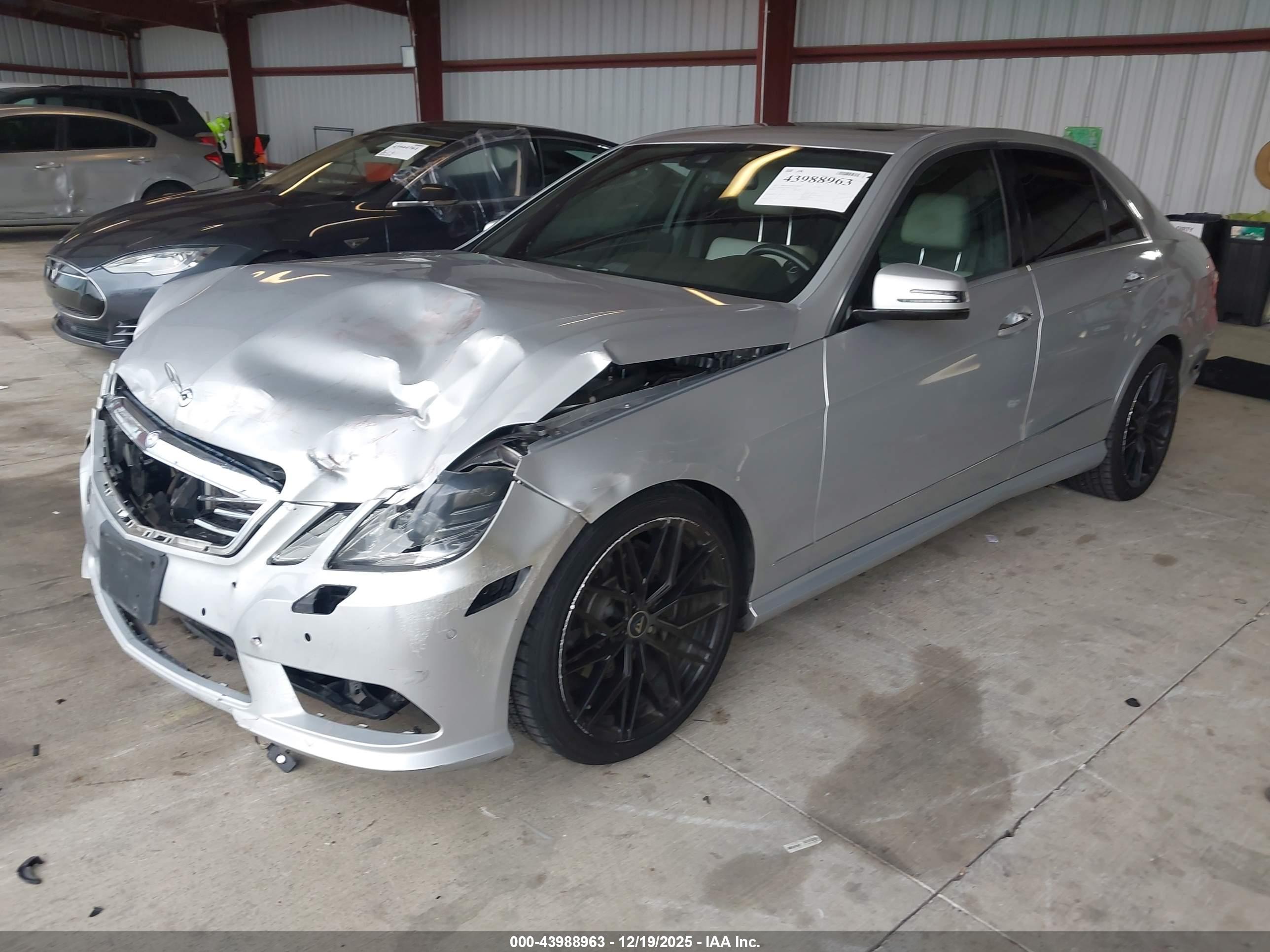 MERCEDES-BENZ E image 2