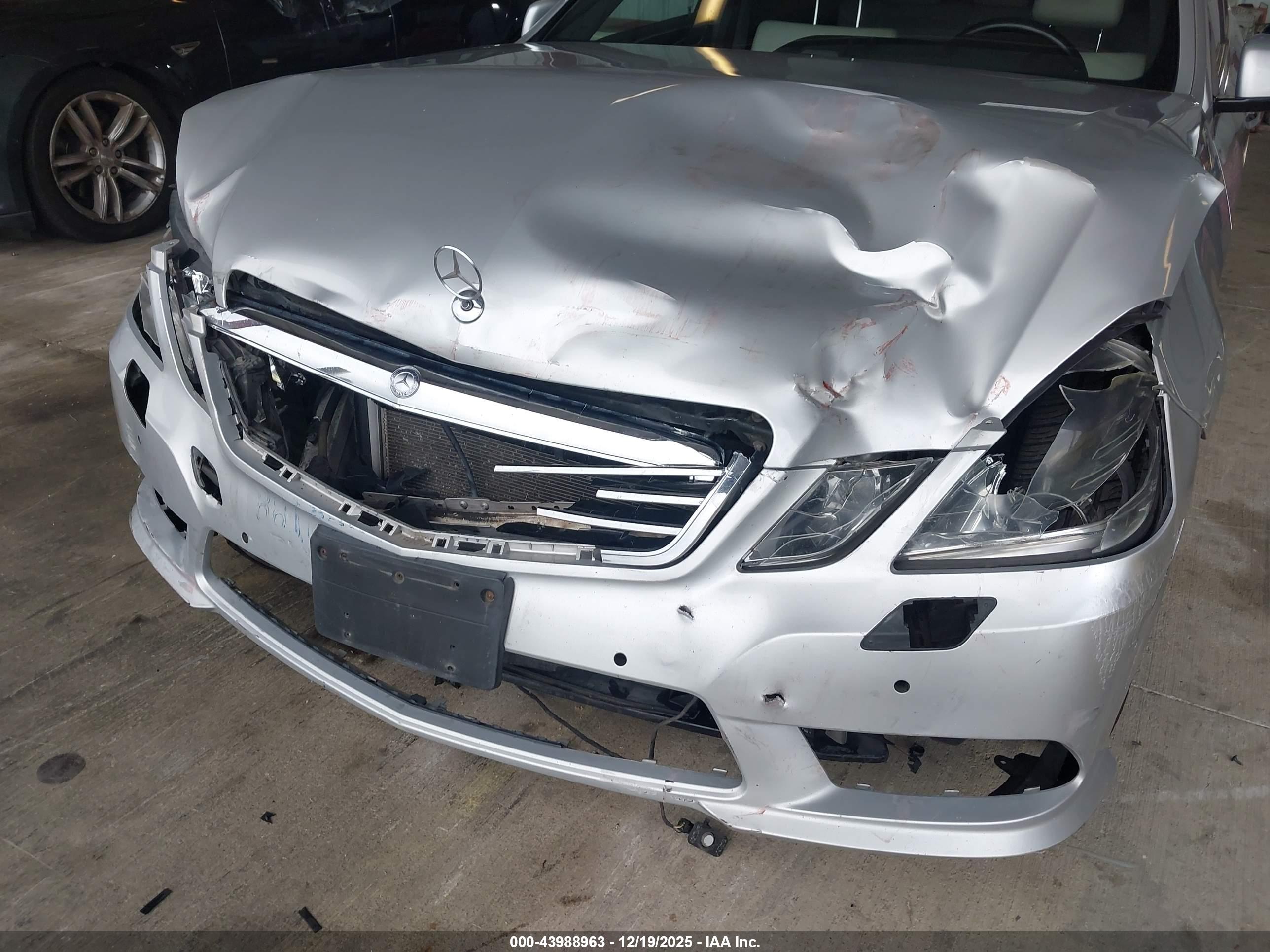 MERCEDES-BENZ E image 6