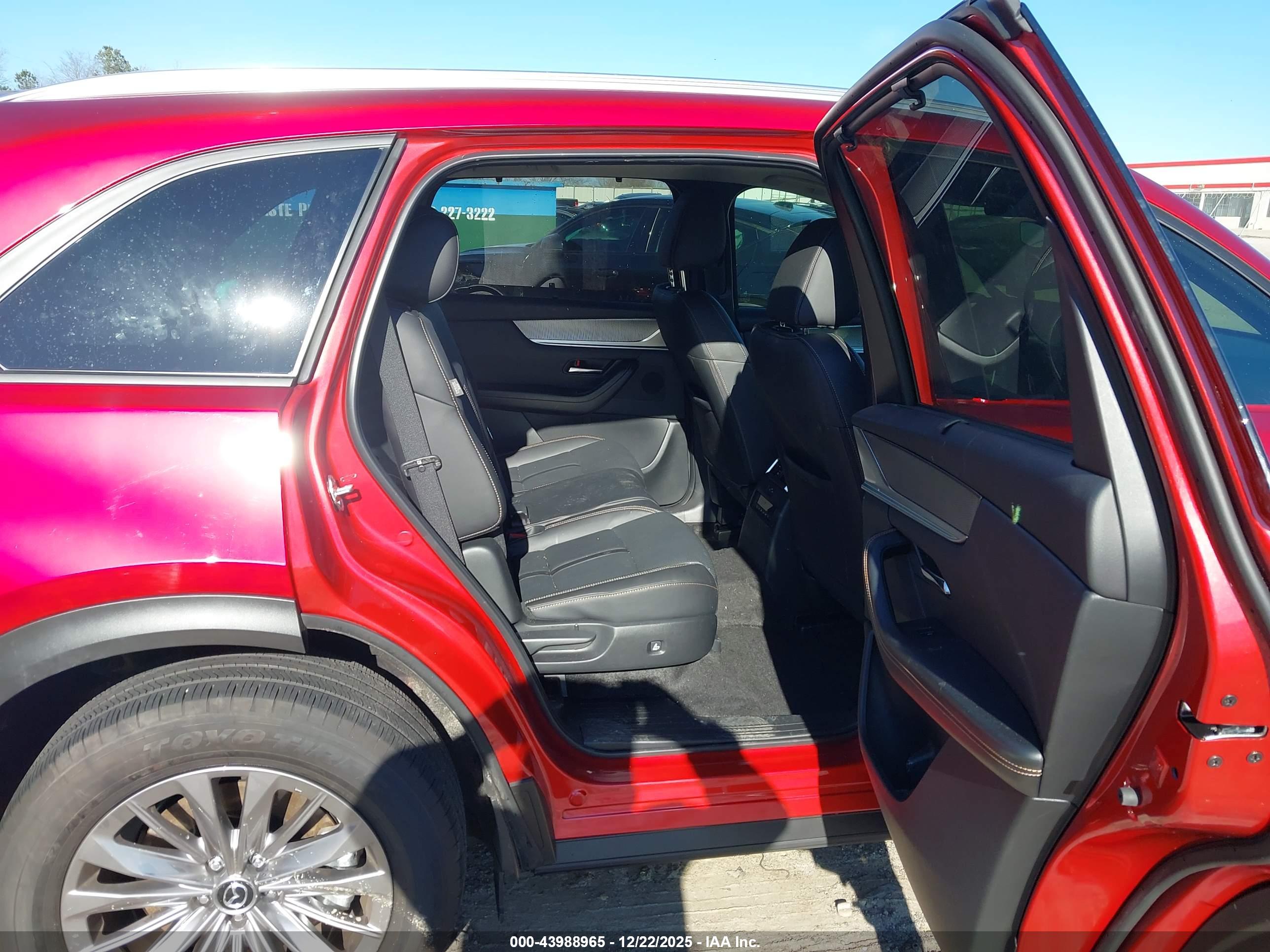 MAZDA CX-90 image 8