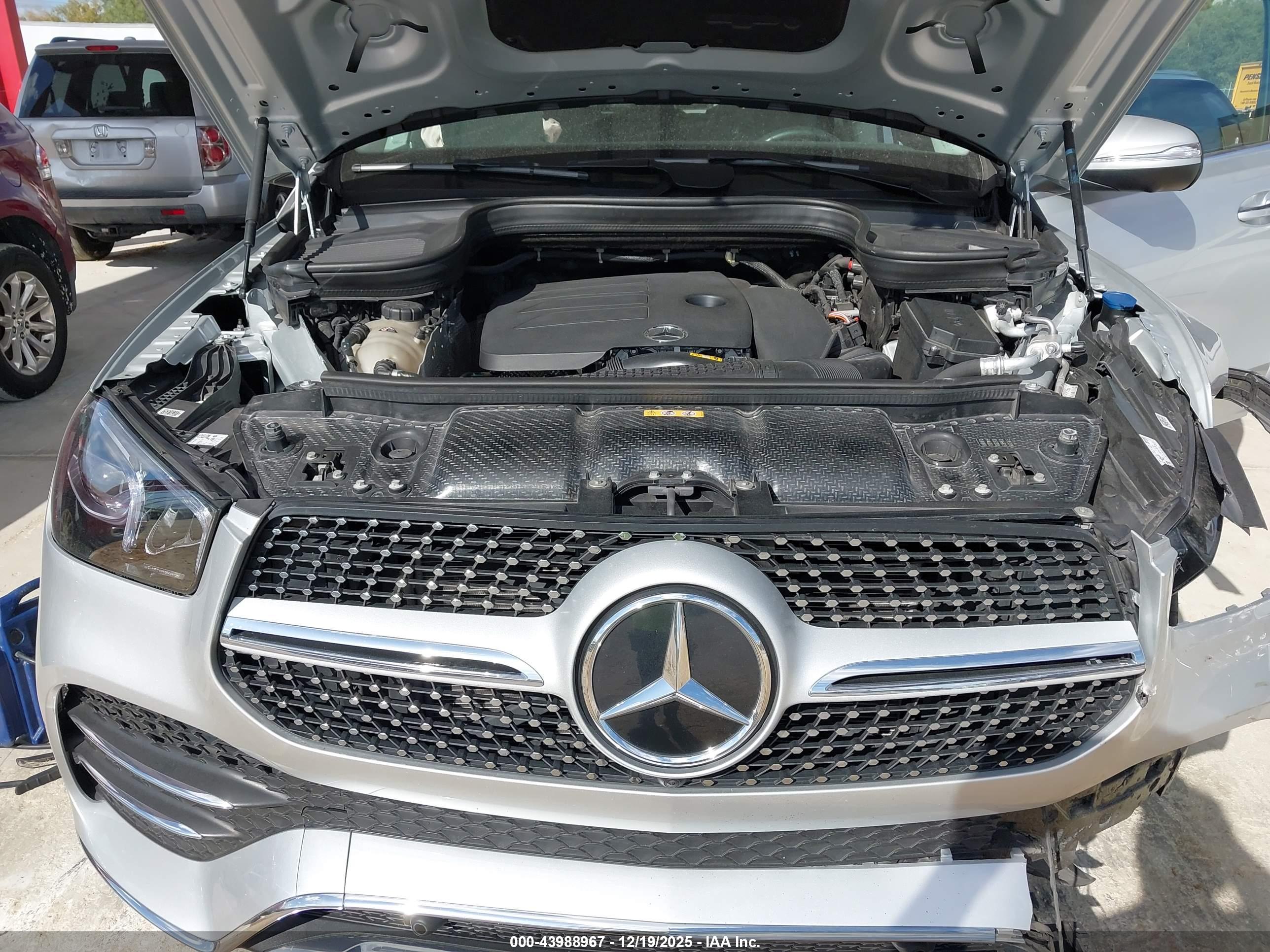 MERCEDES-BENZ GLE image 10