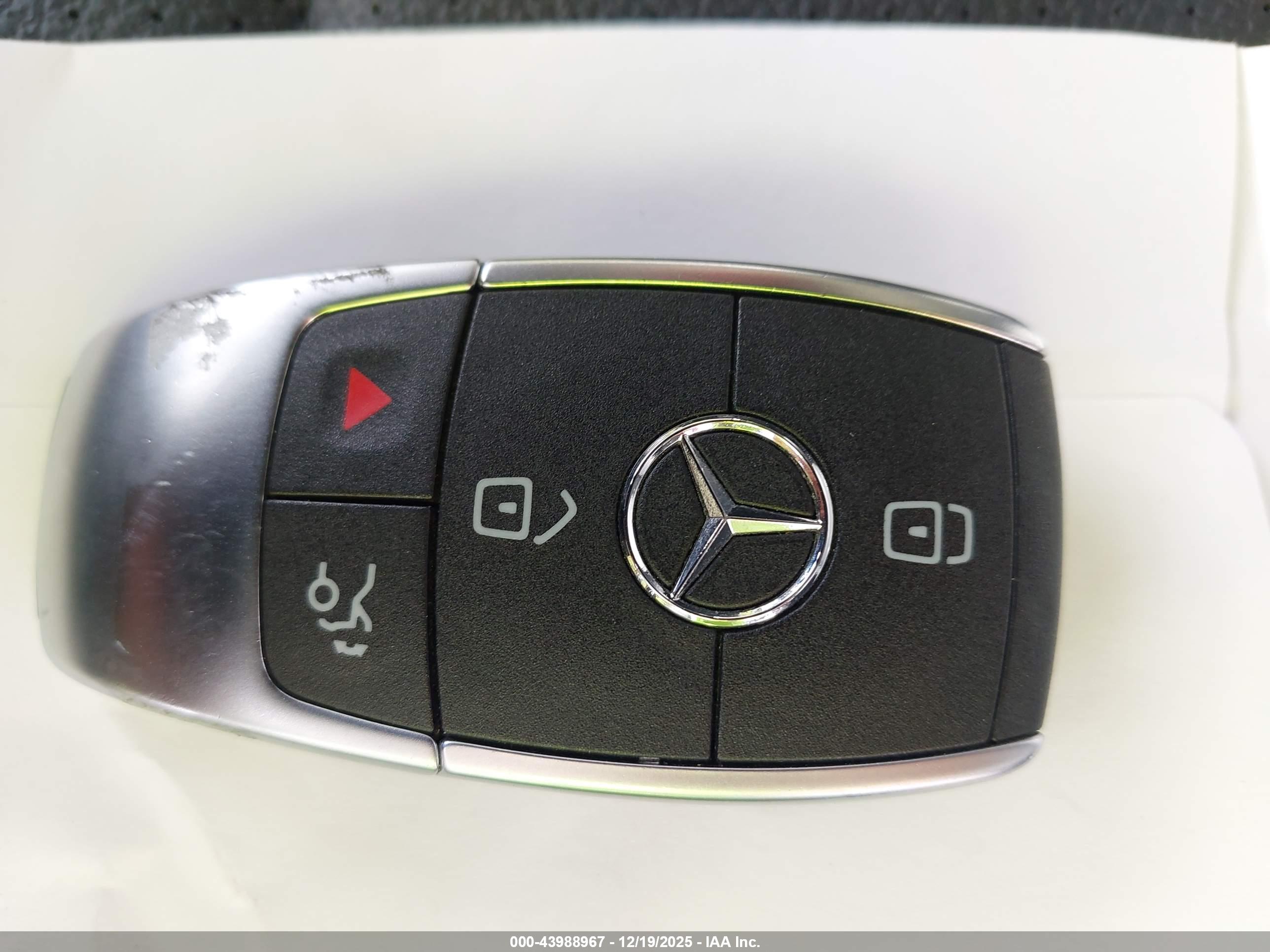 MERCEDES-BENZ GLE image 11