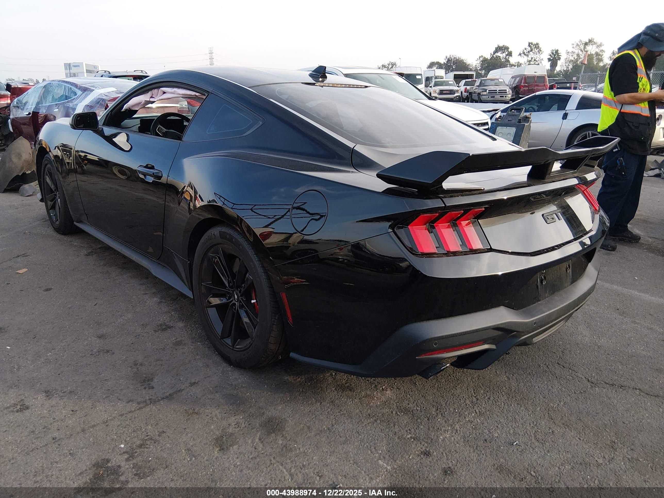 FORD MUSTANG image 3