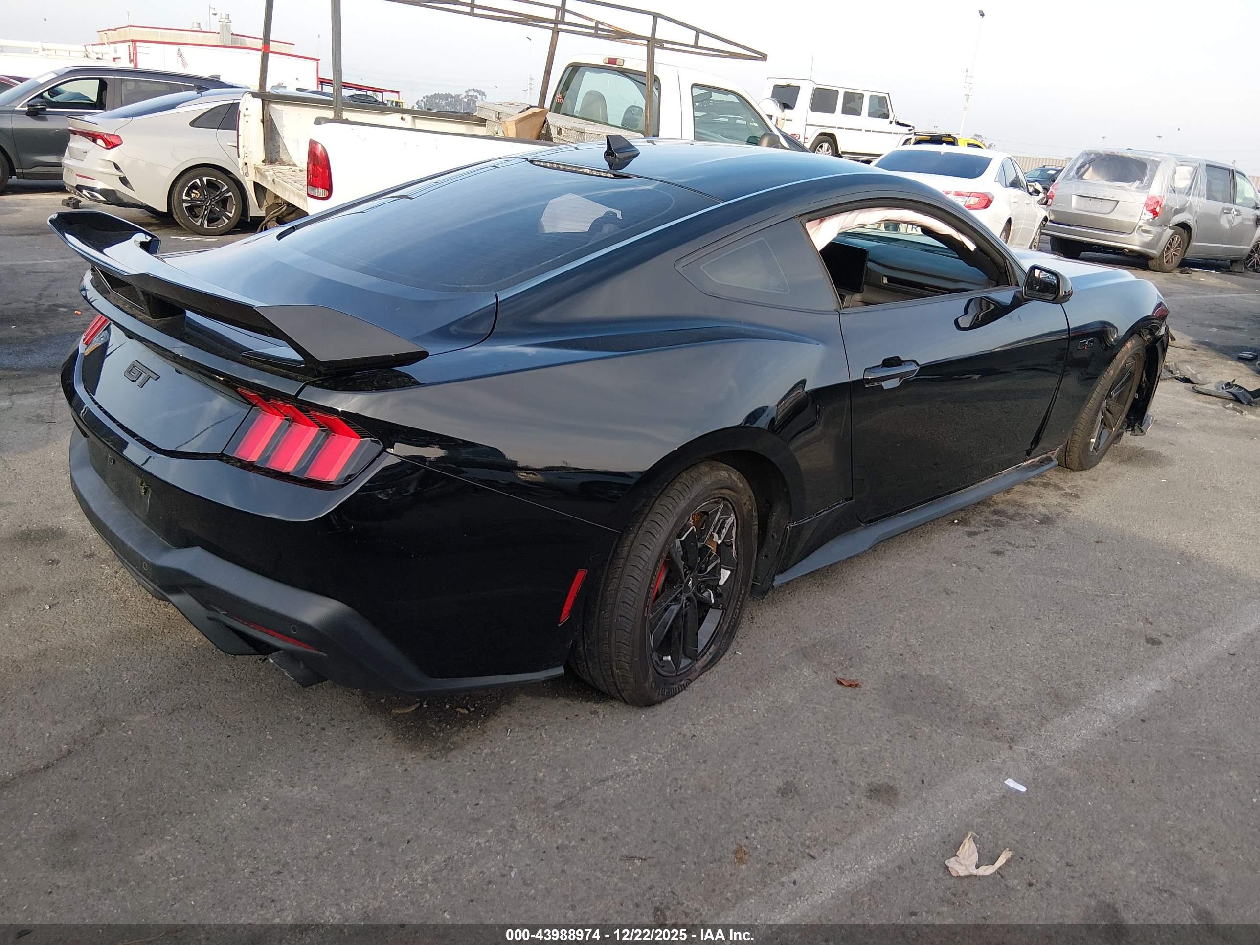 FORD MUSTANG image 4