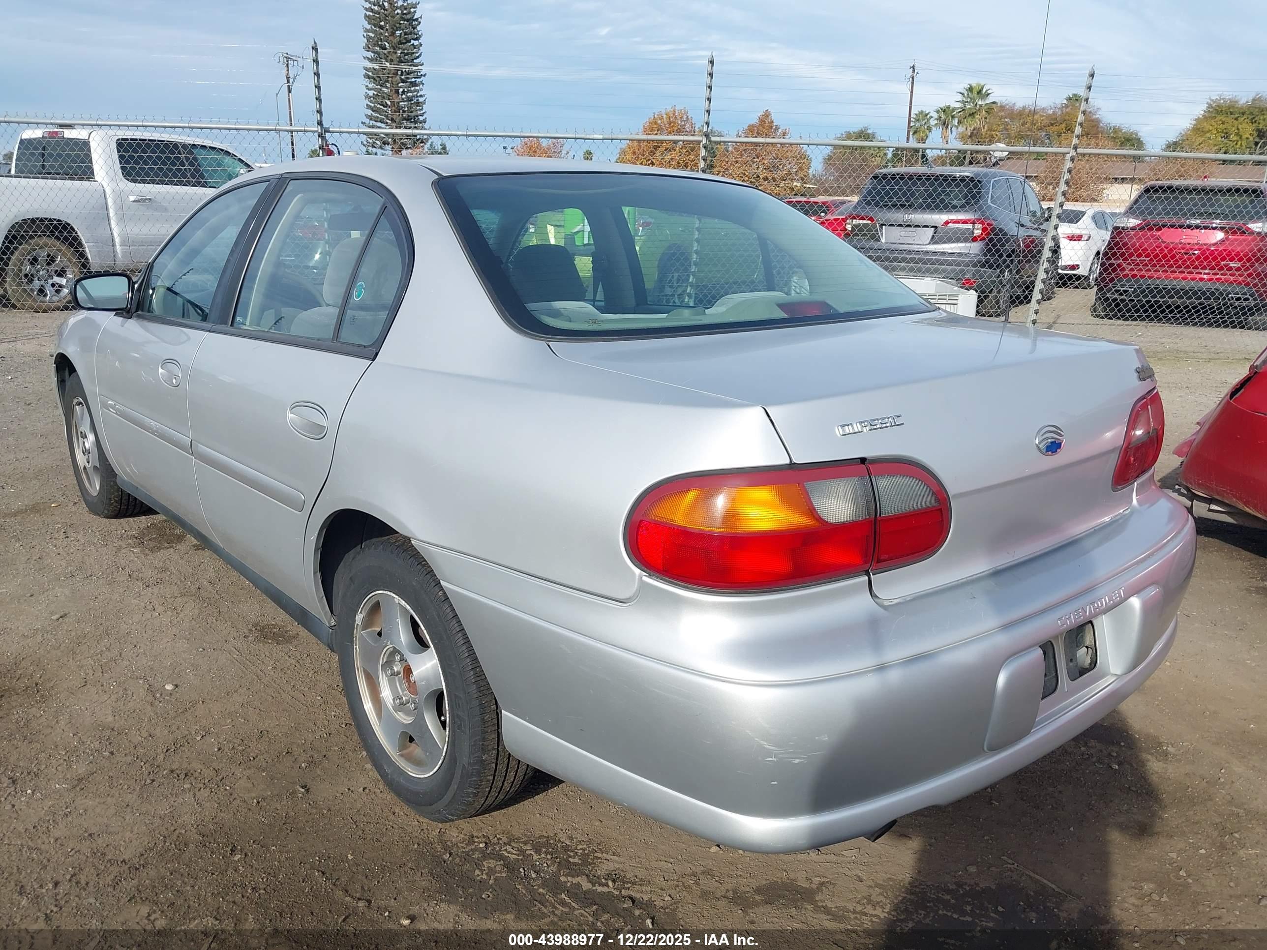 CHEVROLET CLASSIC image 3