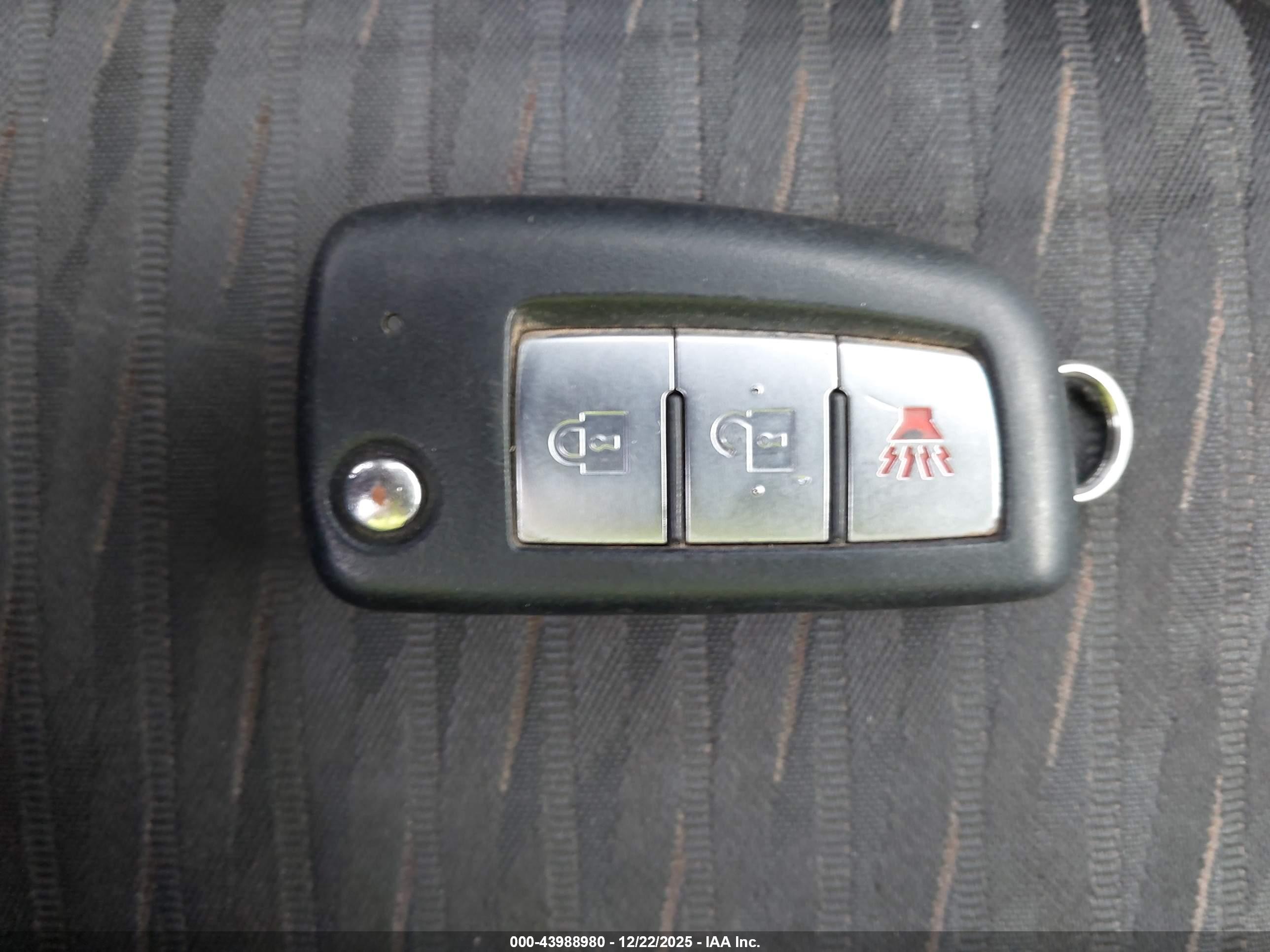 NISSAN ROGUE image 11