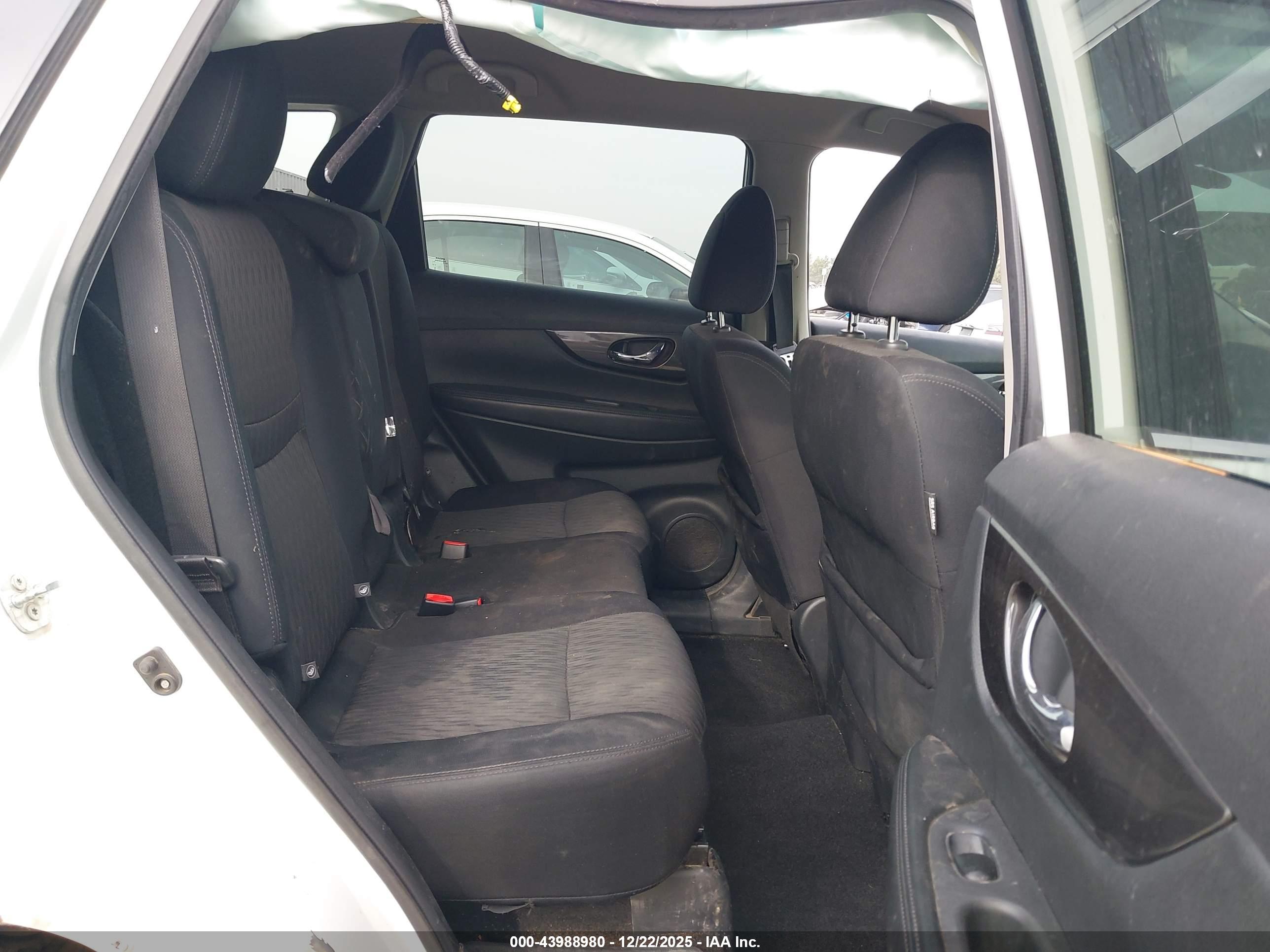 NISSAN ROGUE image 8