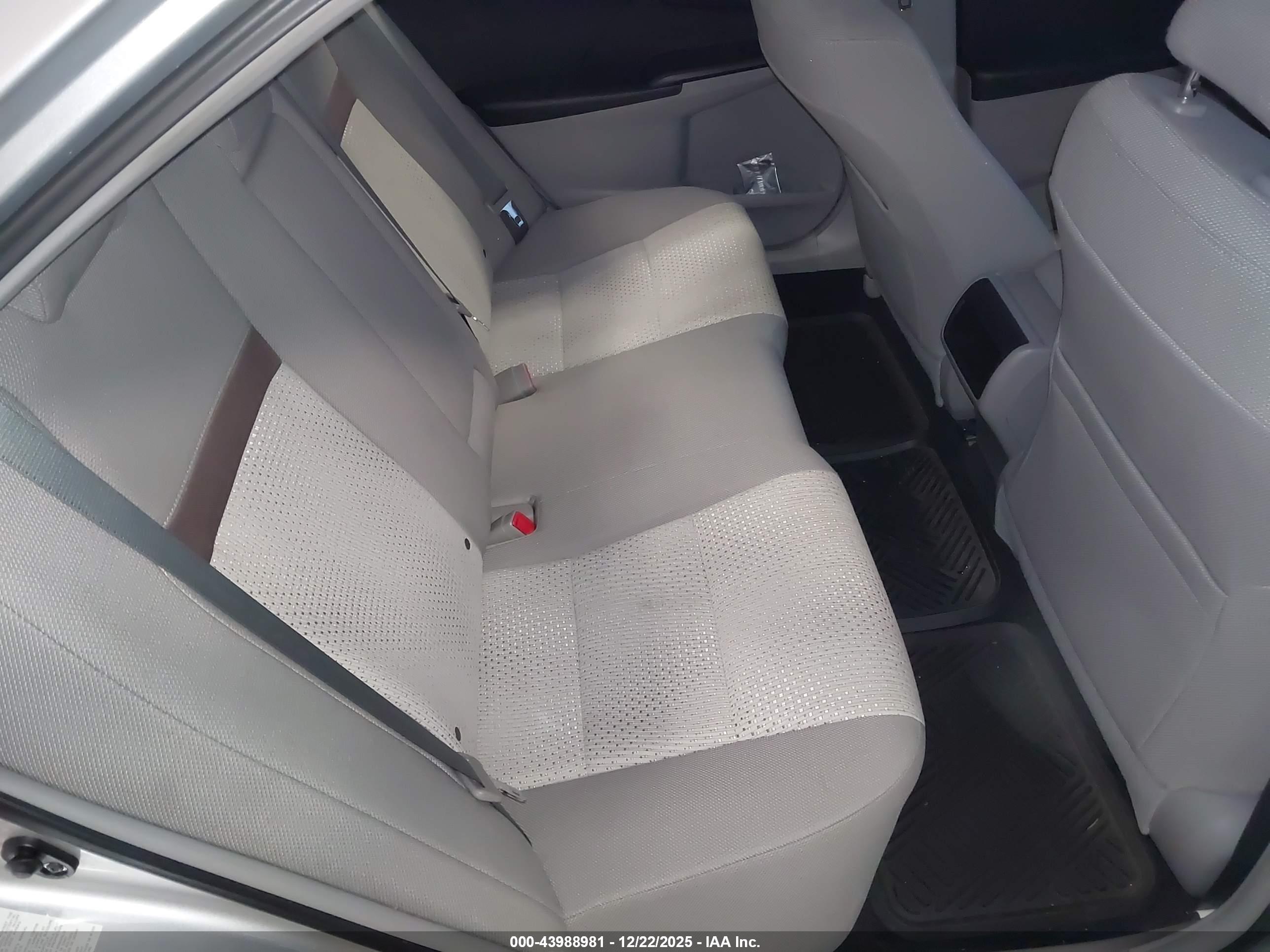 TOYOTA CAMRY image 8