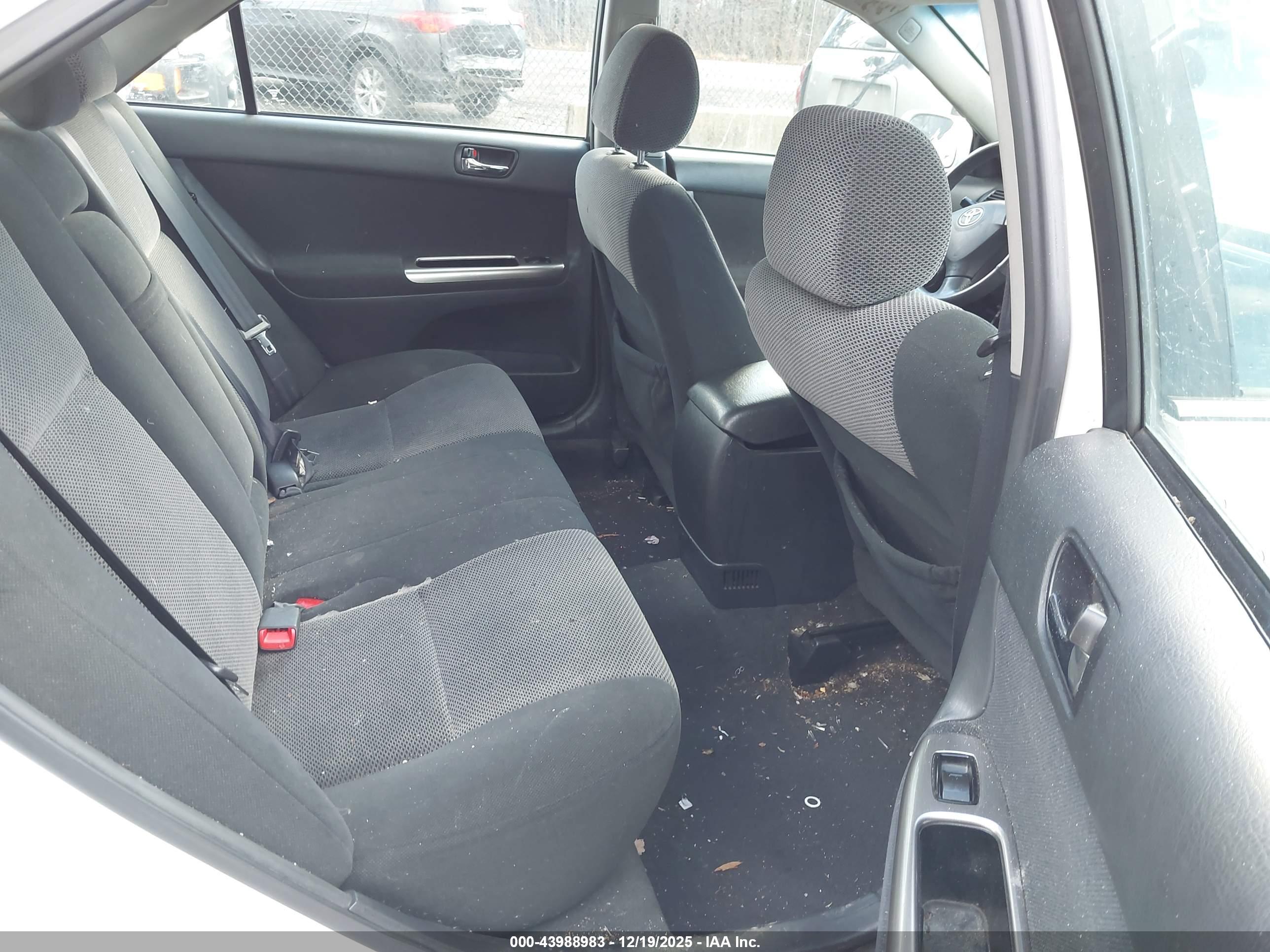 TOYOTA CAMRY image 8