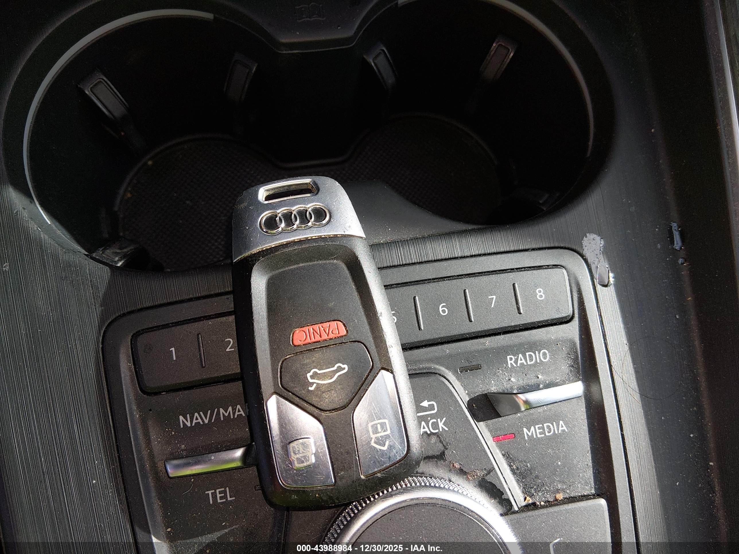 AUDI A4 image 11