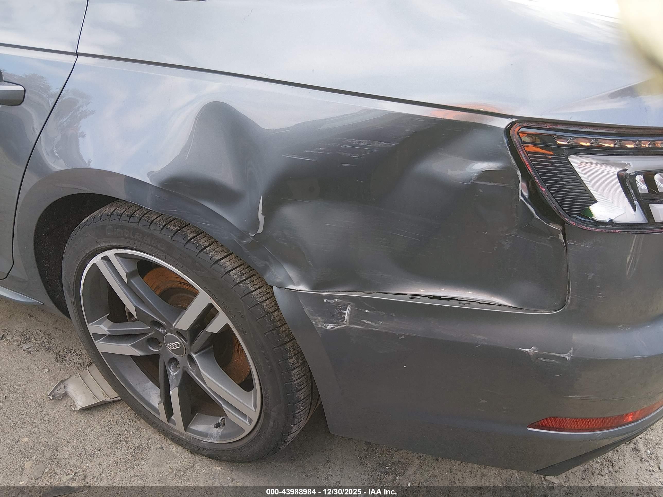 AUDI A4 image 6