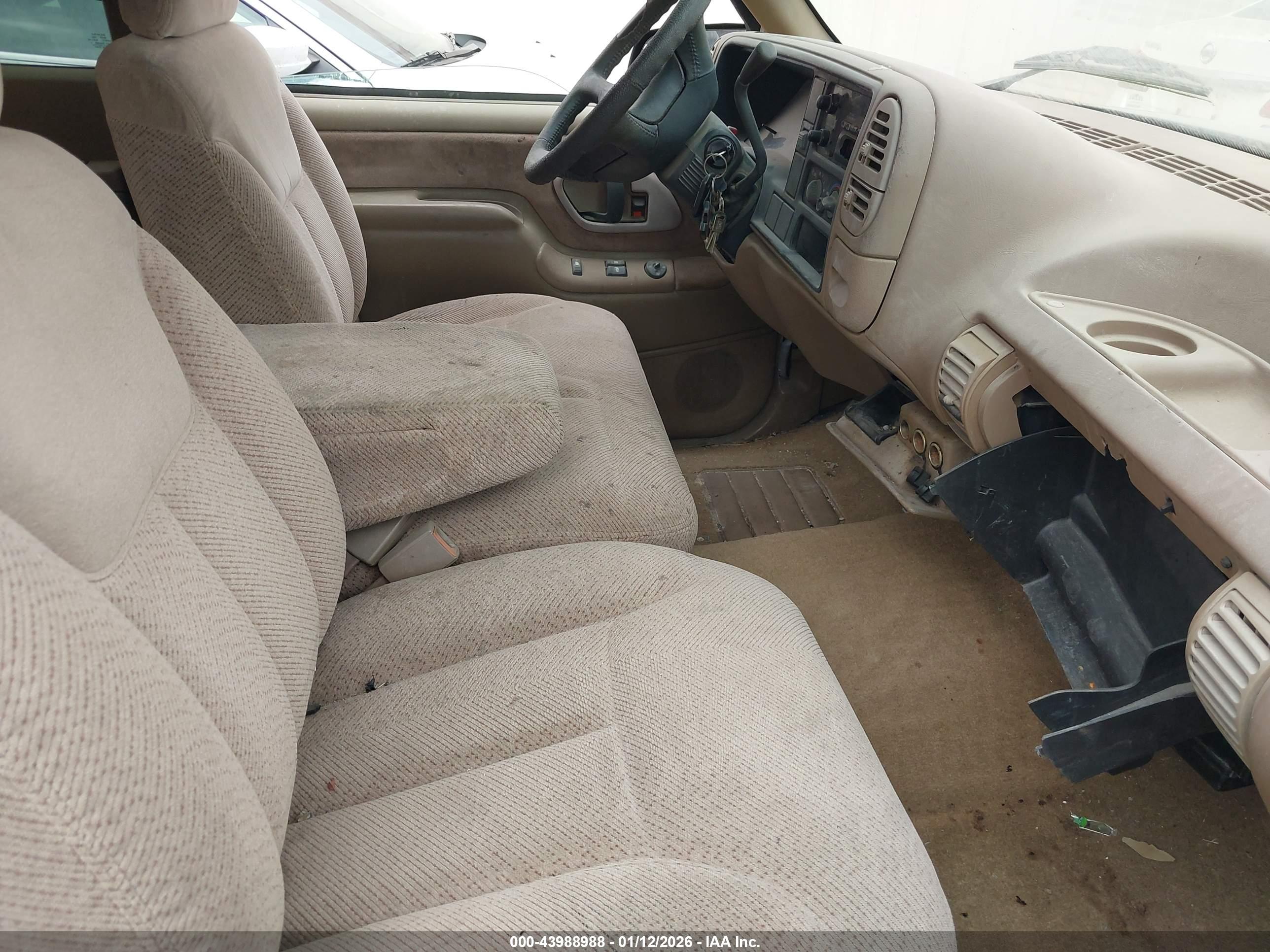 CHEVROLET GMT-400 image 5