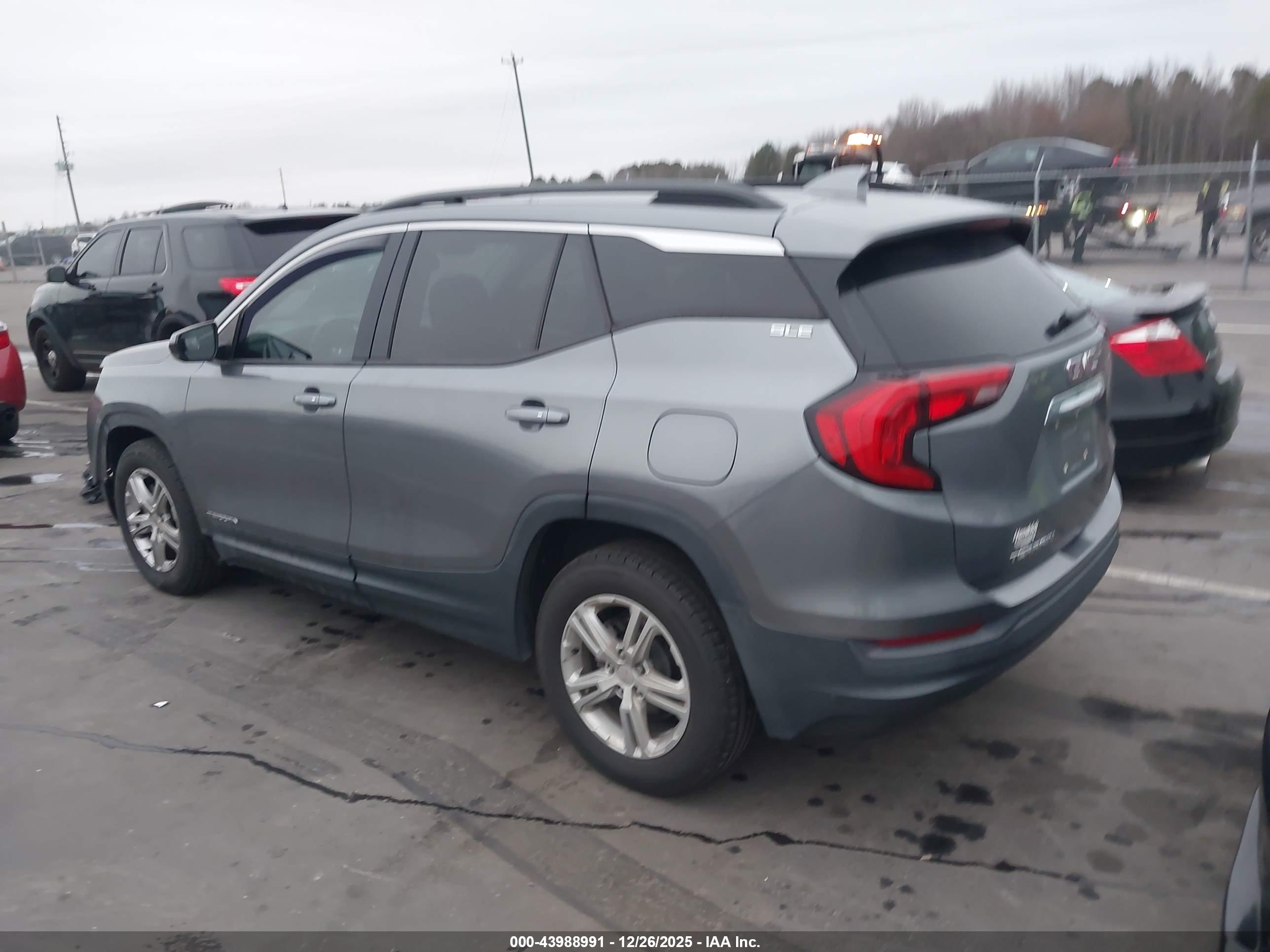 GMC TERRAIN image 3