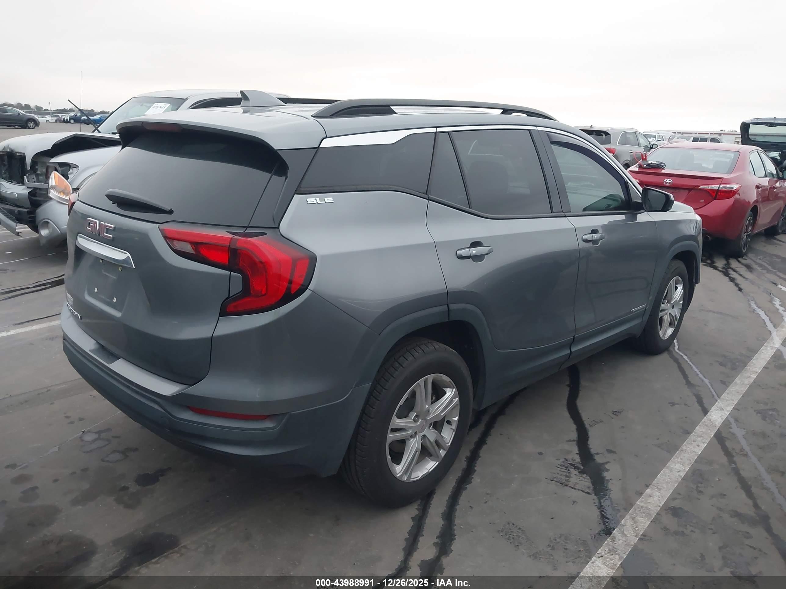 GMC TERRAIN image 4