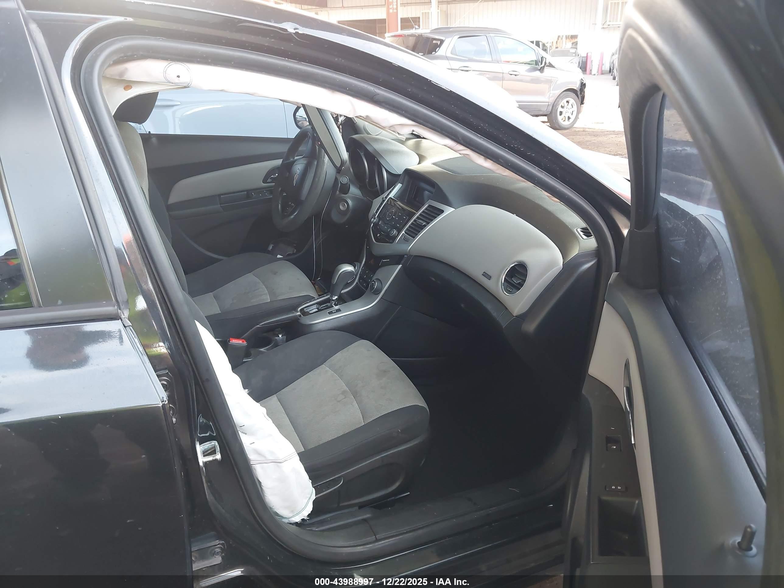 CHEVROLET CRUZE image 5