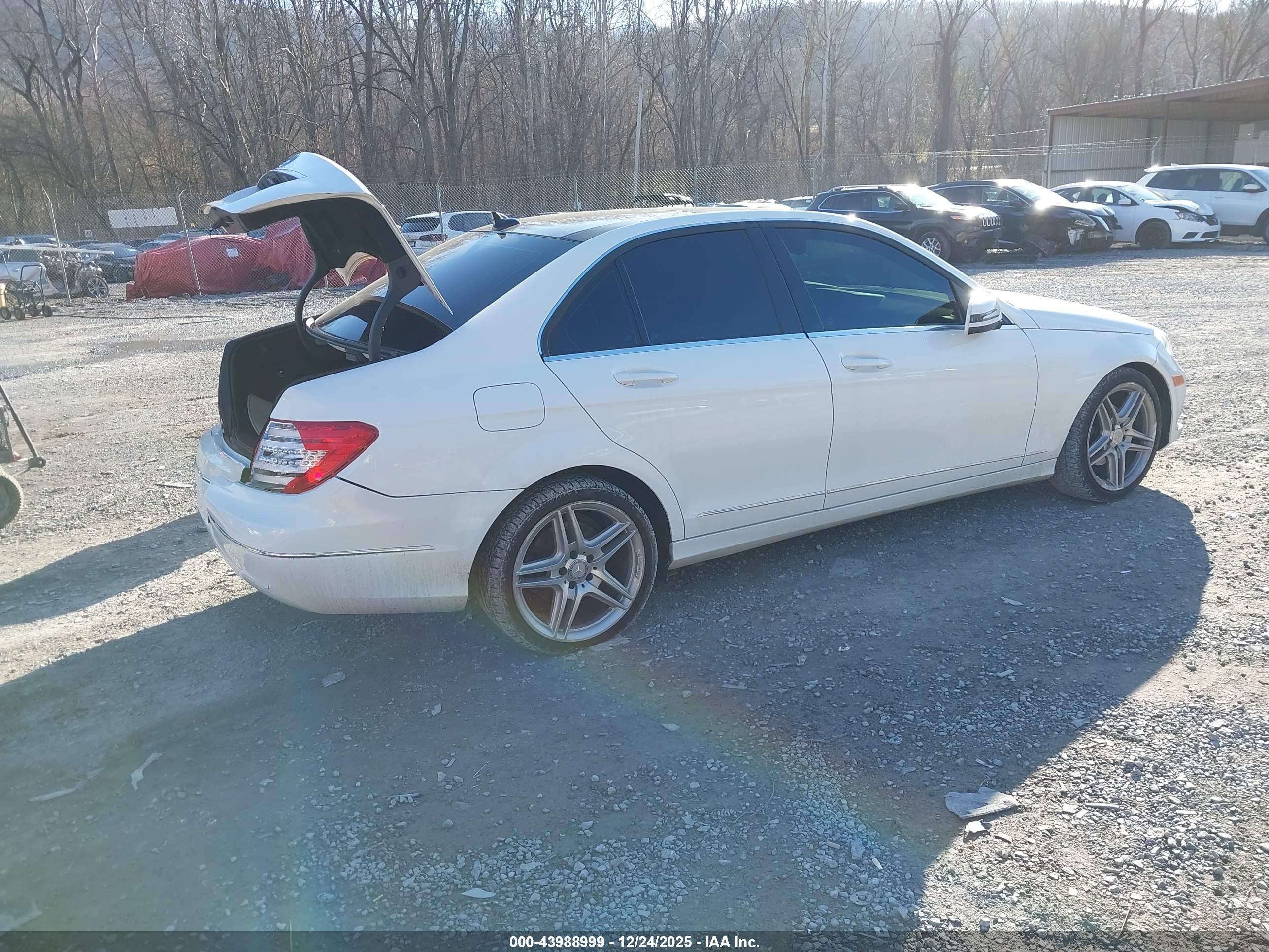 MERCEDES-BENZ C image 4