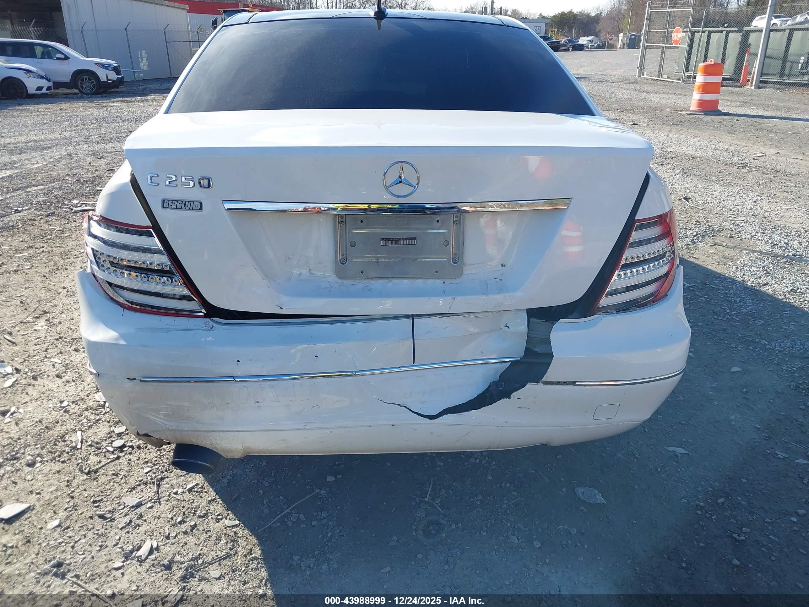 MERCEDES-BENZ C image 6