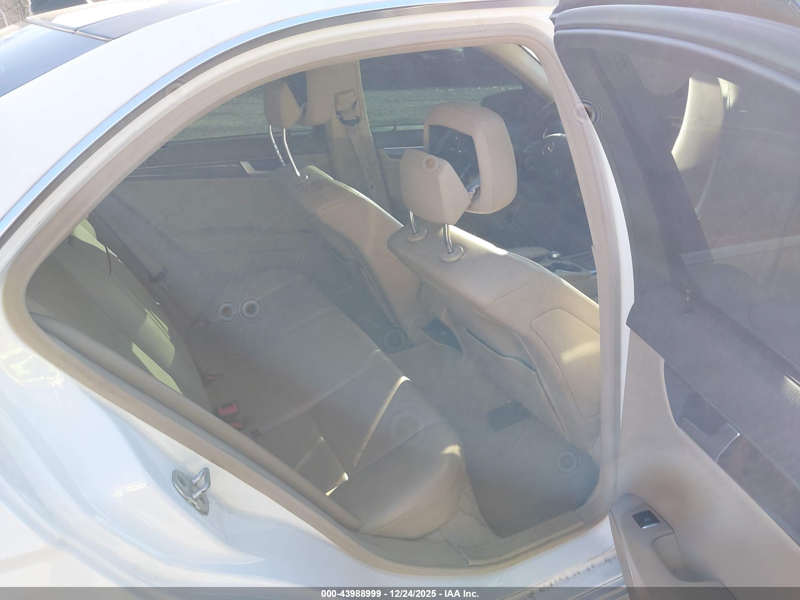 MERCEDES-BENZ C image 8