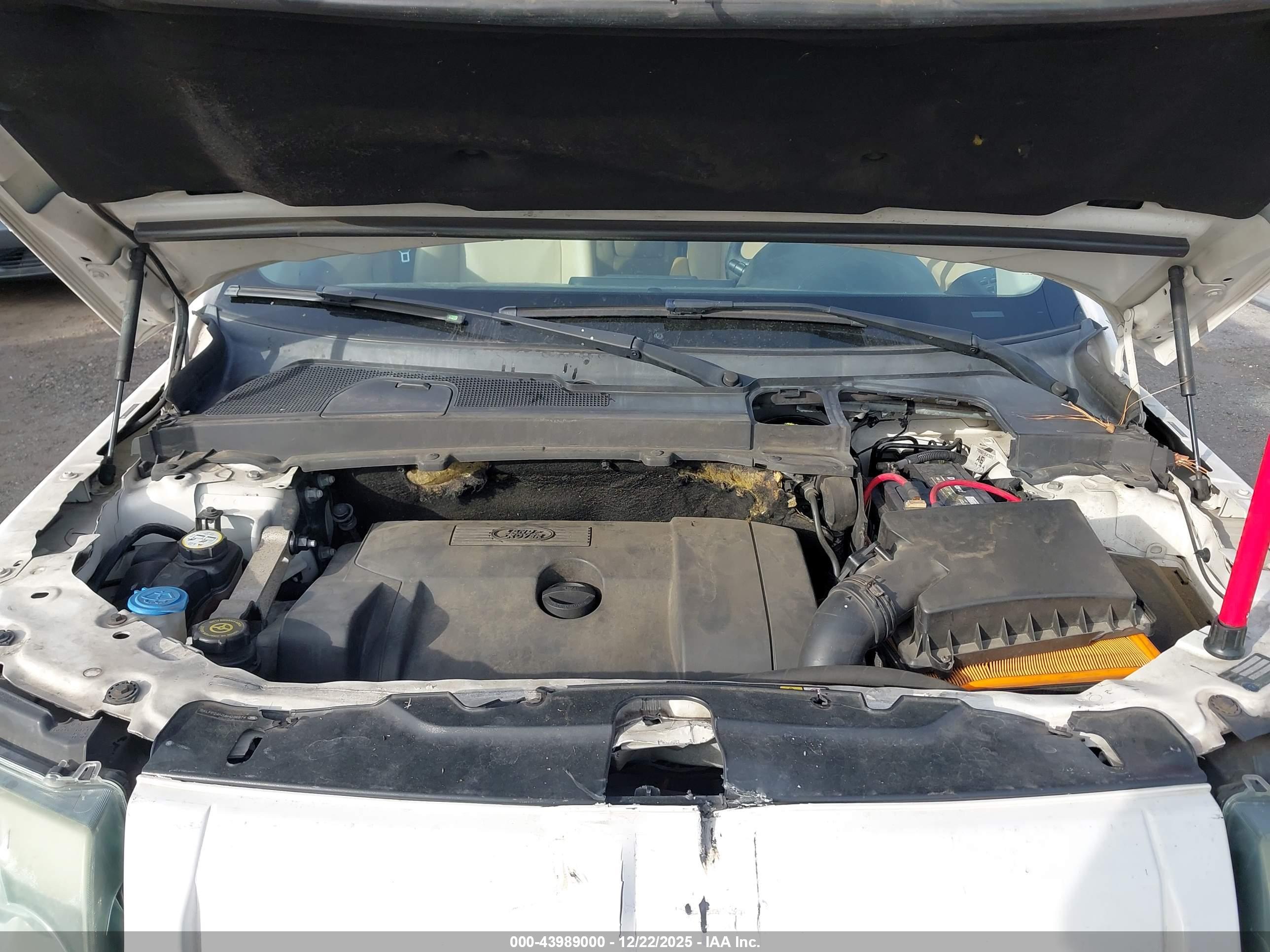 LAND ROVER image 10