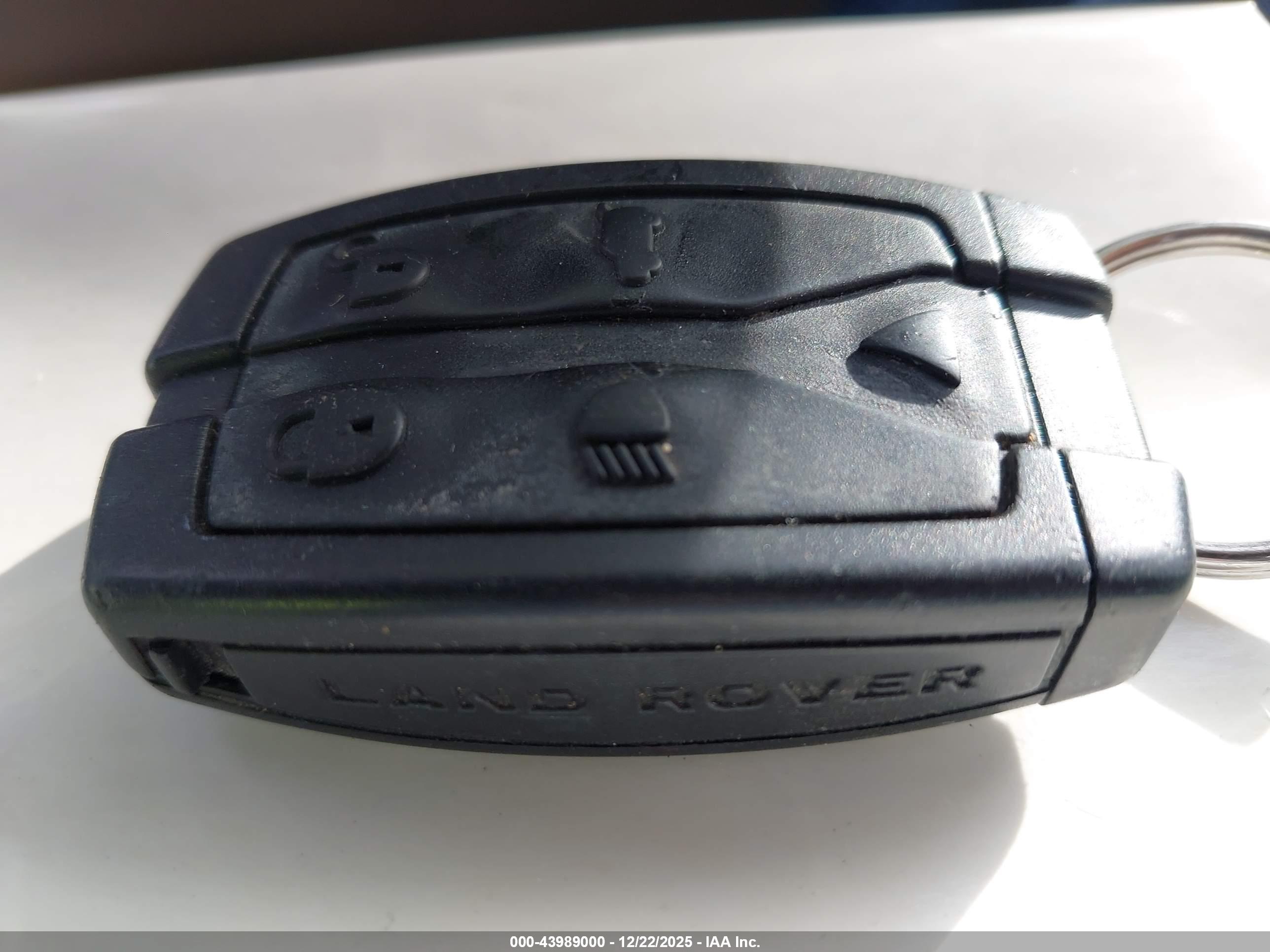 LAND ROVER image 11