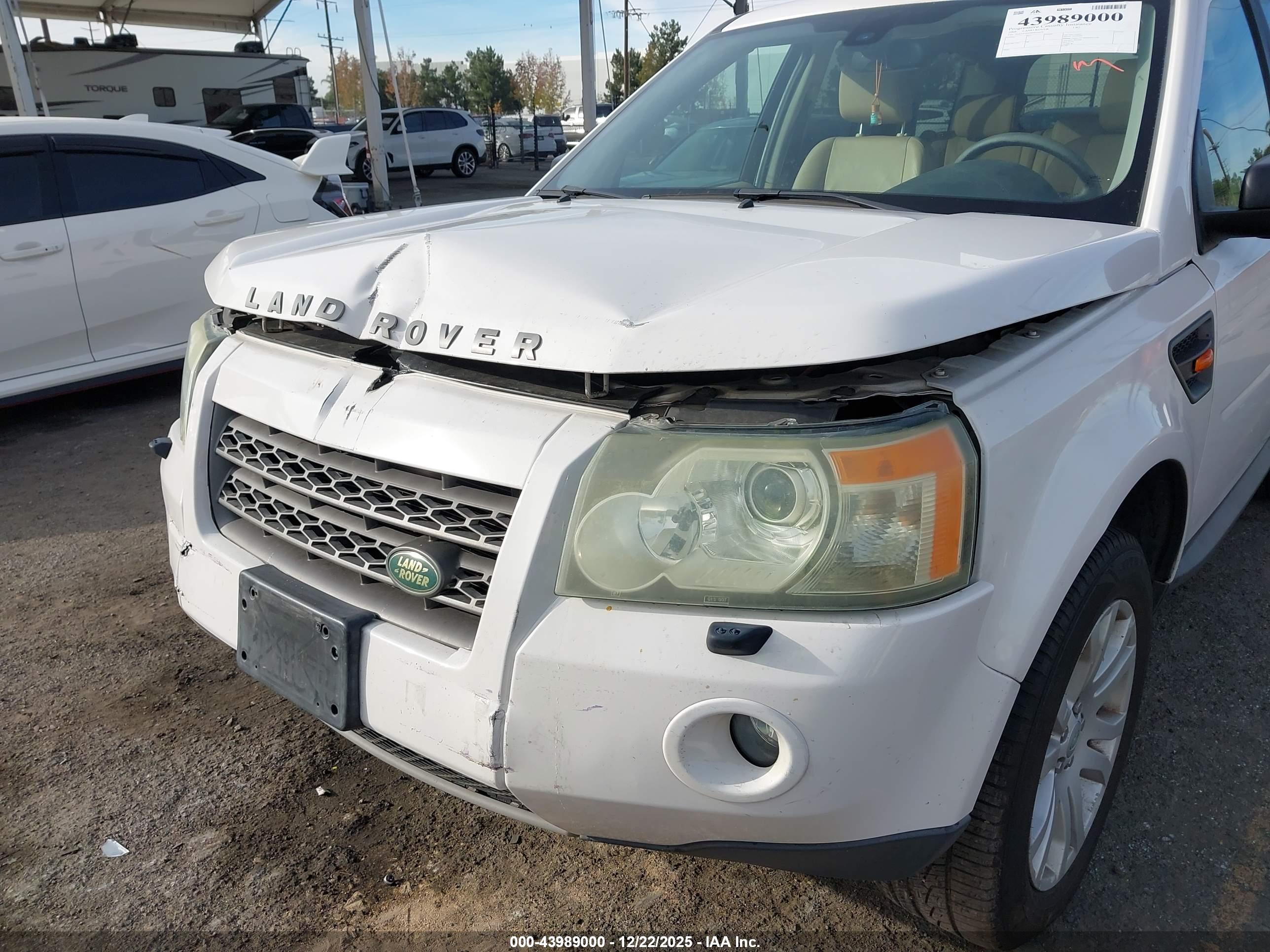 LAND ROVER image 6