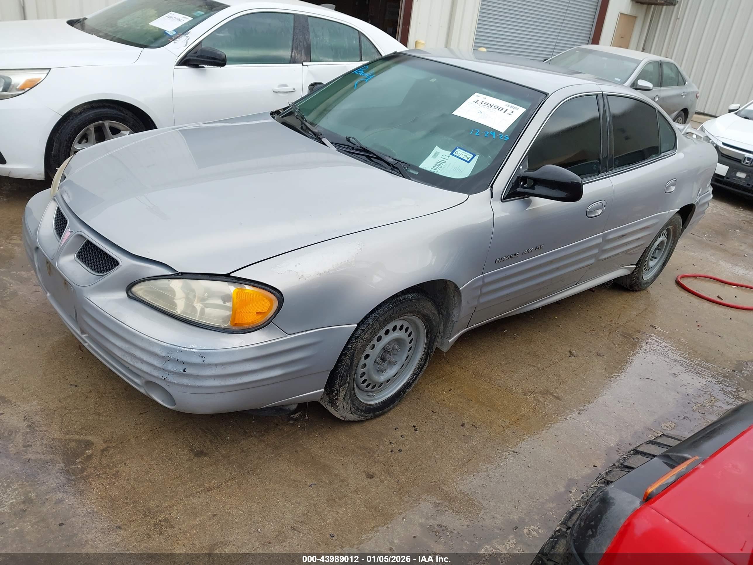 PONTIAC GRAND image 2