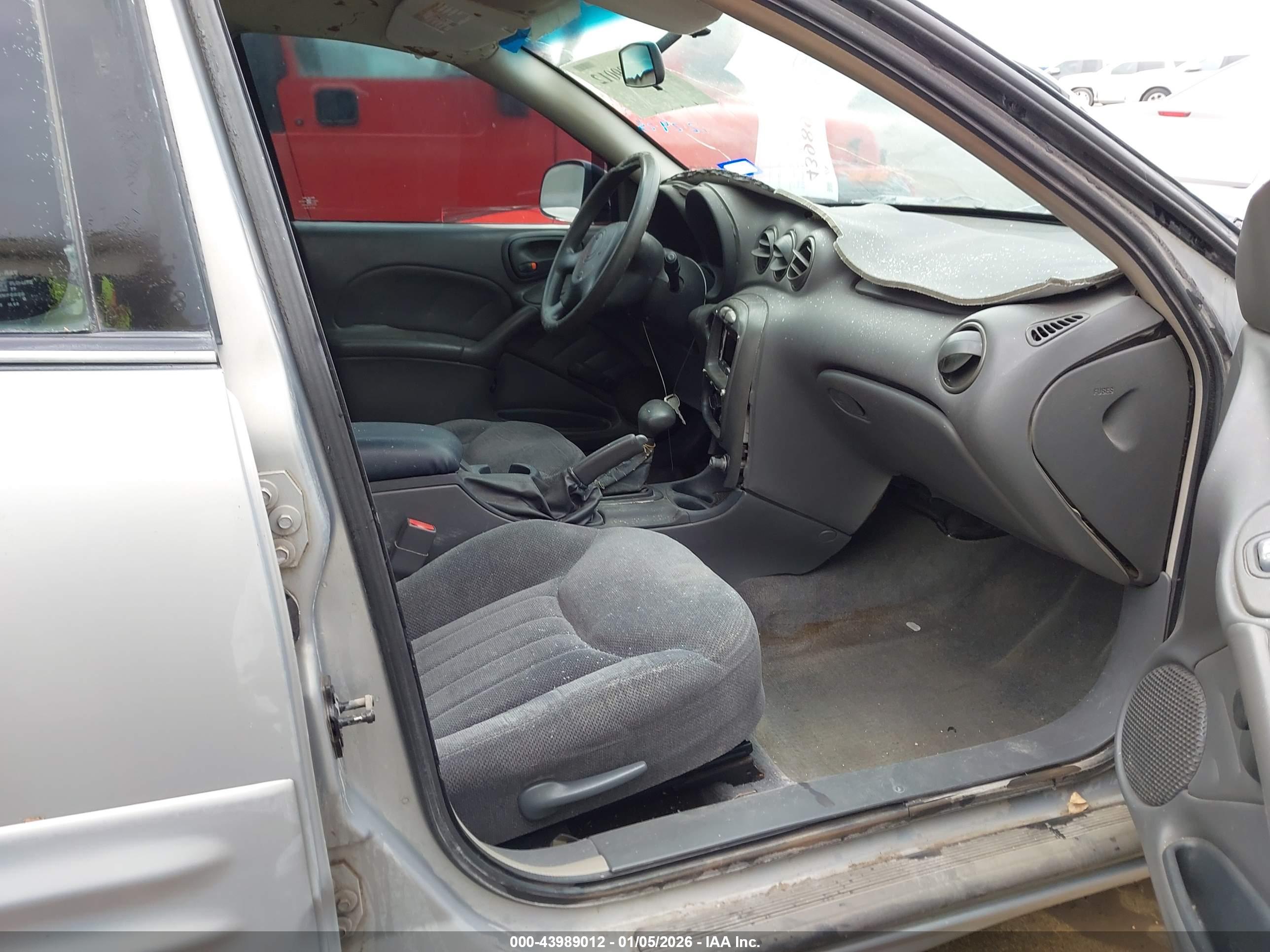 PONTIAC GRAND image 5