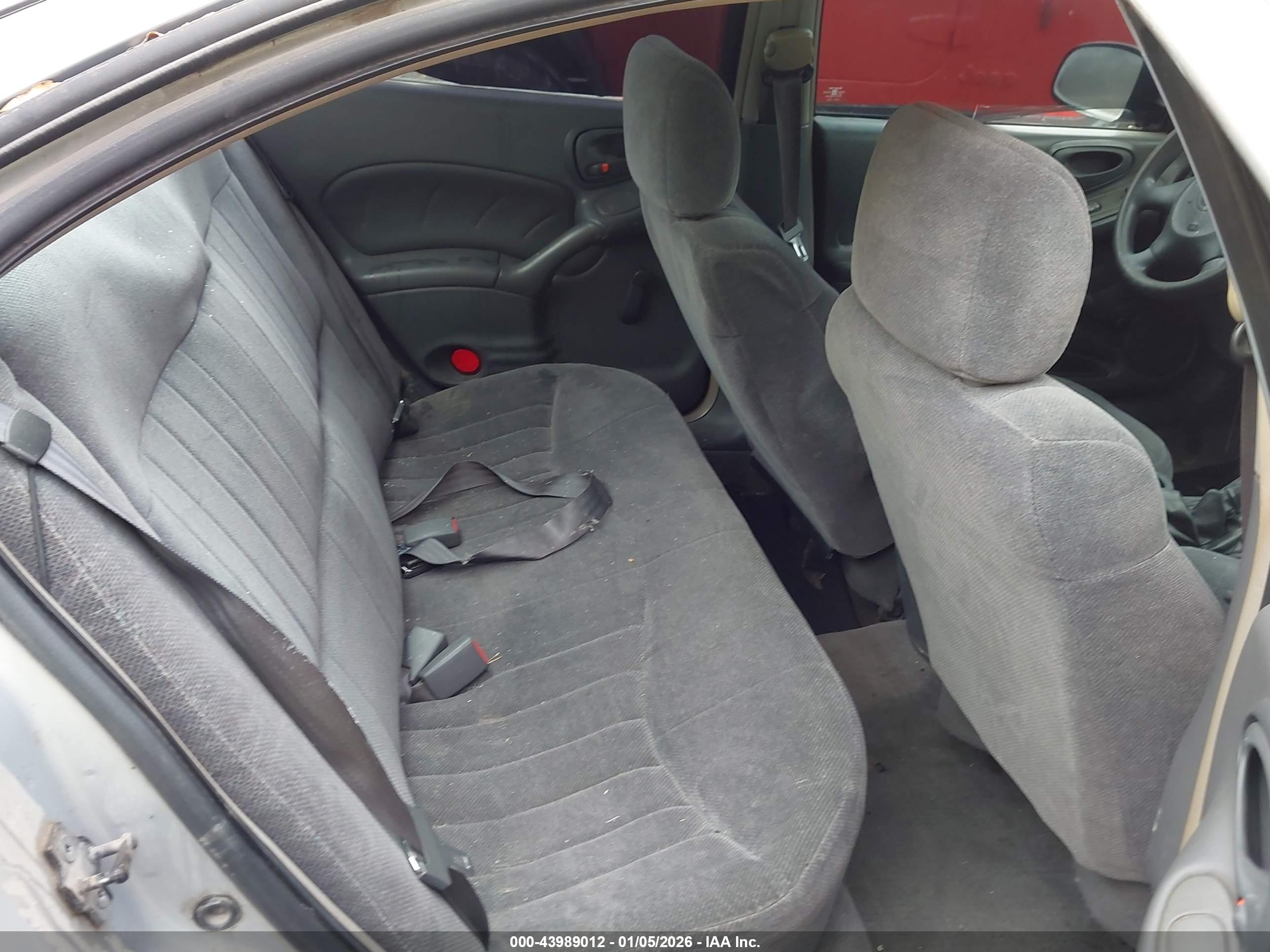 PONTIAC GRAND image 8