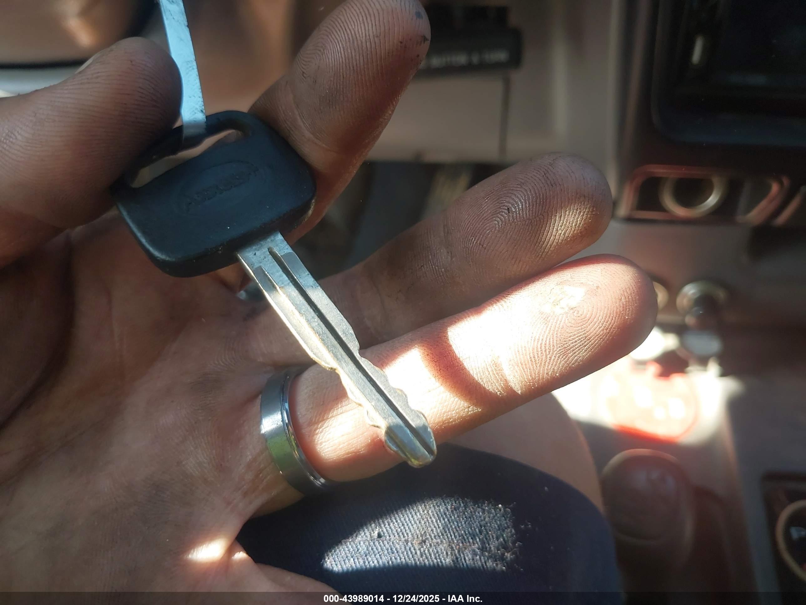 TOYOTA TACOMA image 11