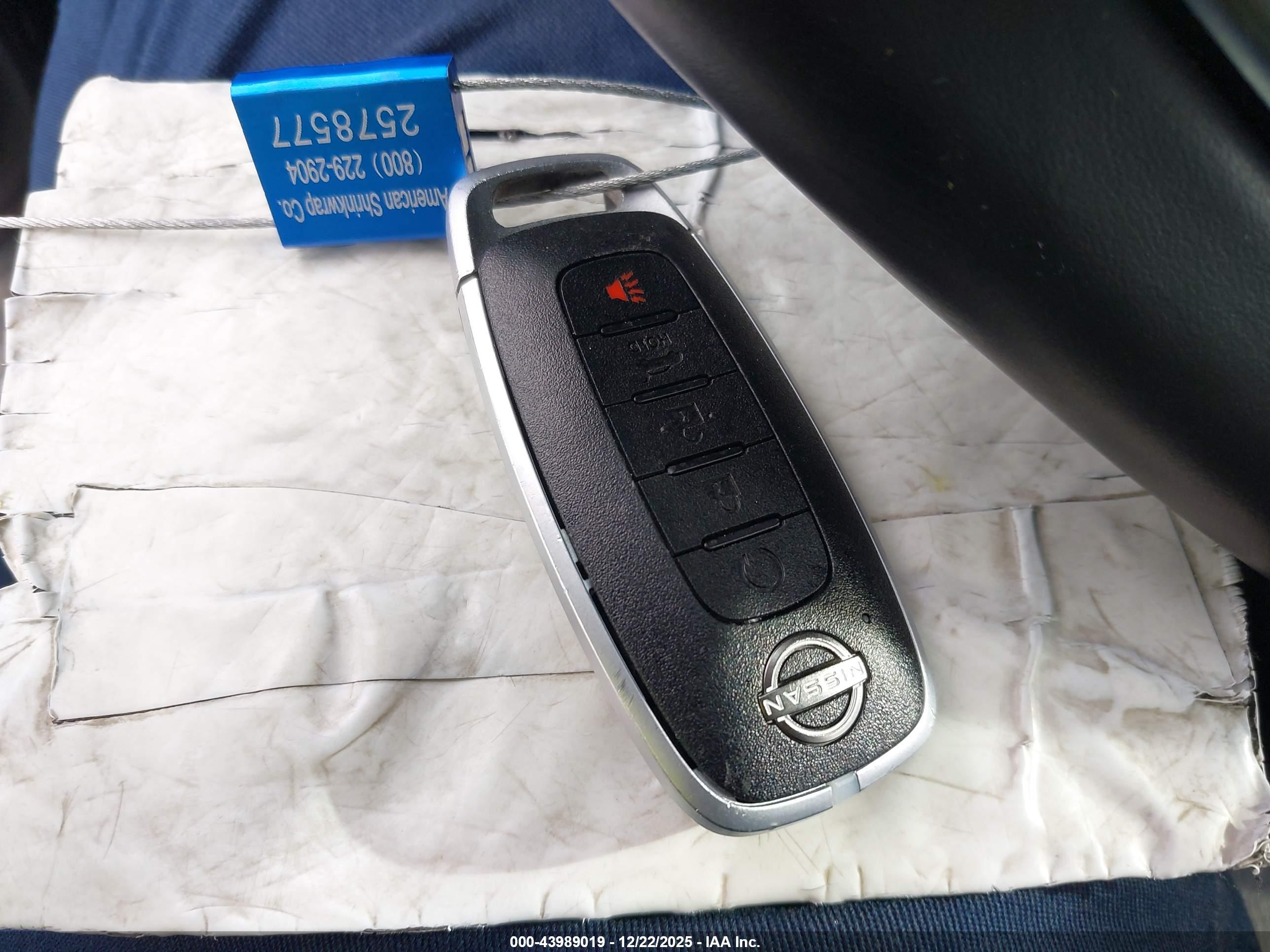 NISSAN ROGUE image 11