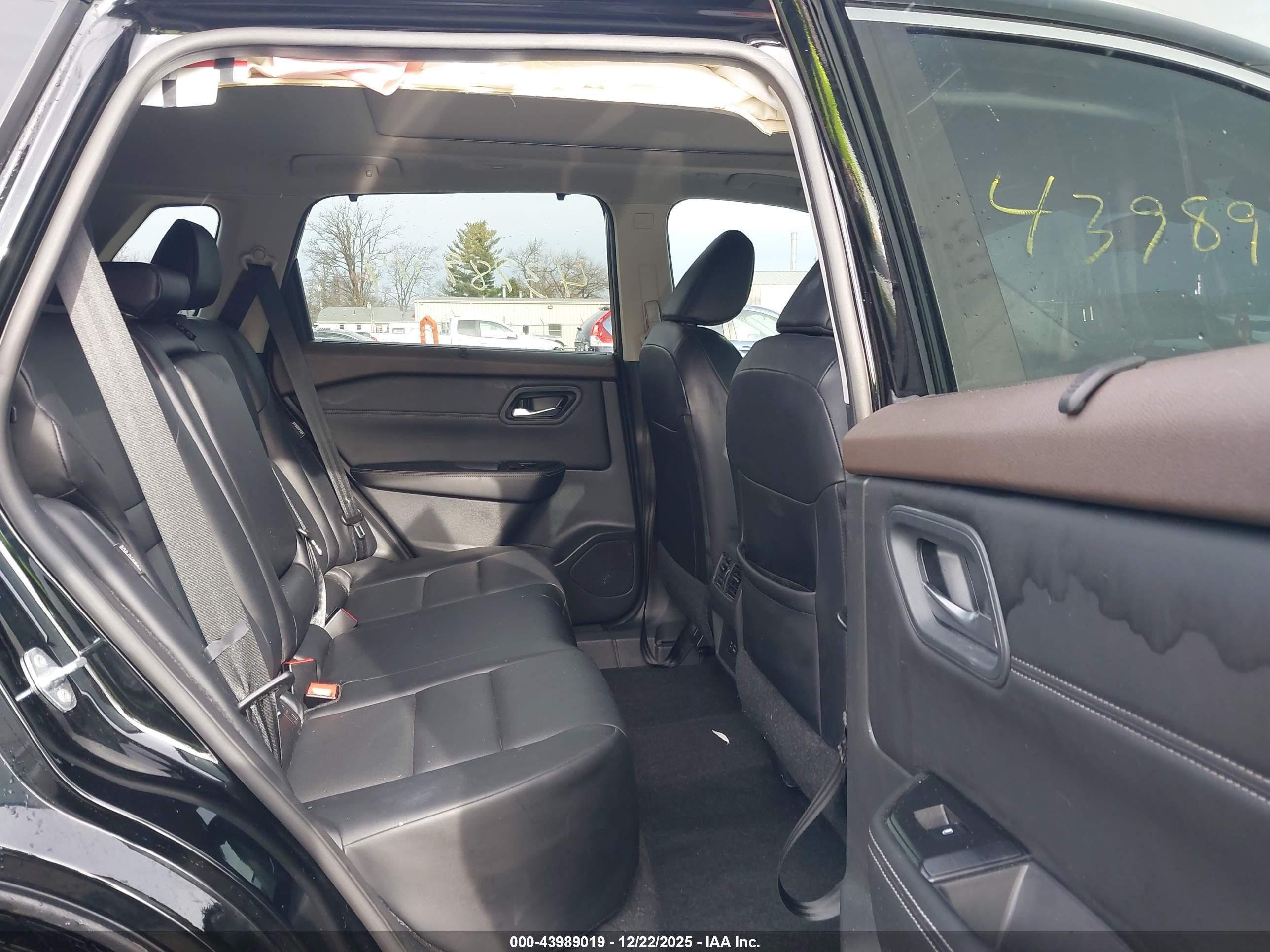 NISSAN ROGUE image 8