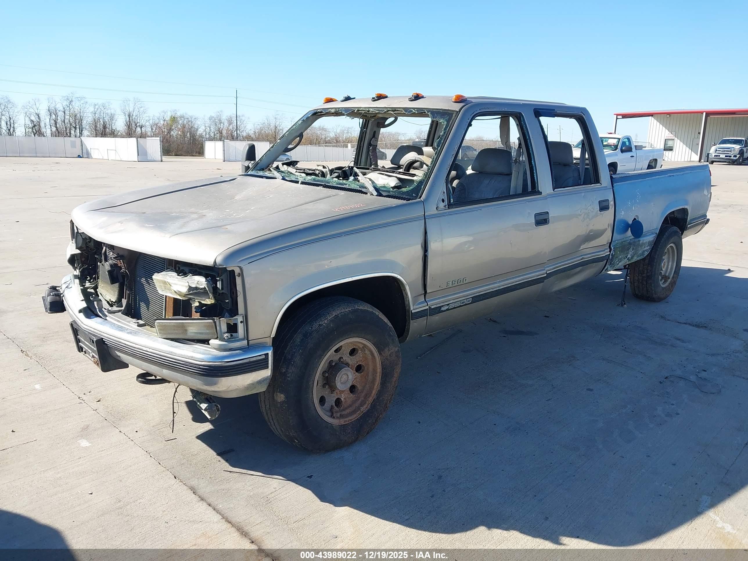 CHEVROLET C3500 image 2