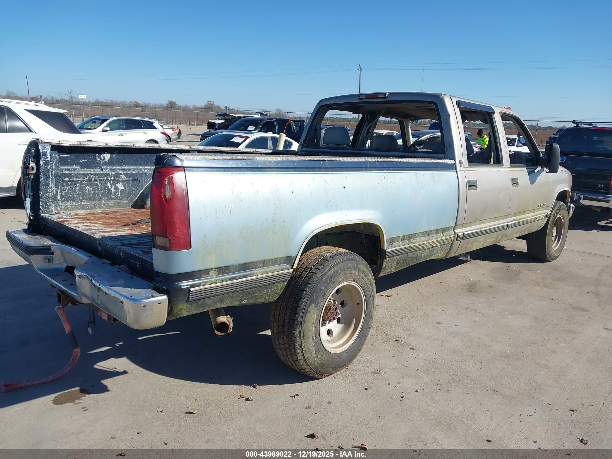 CHEVROLET C3500 image 4