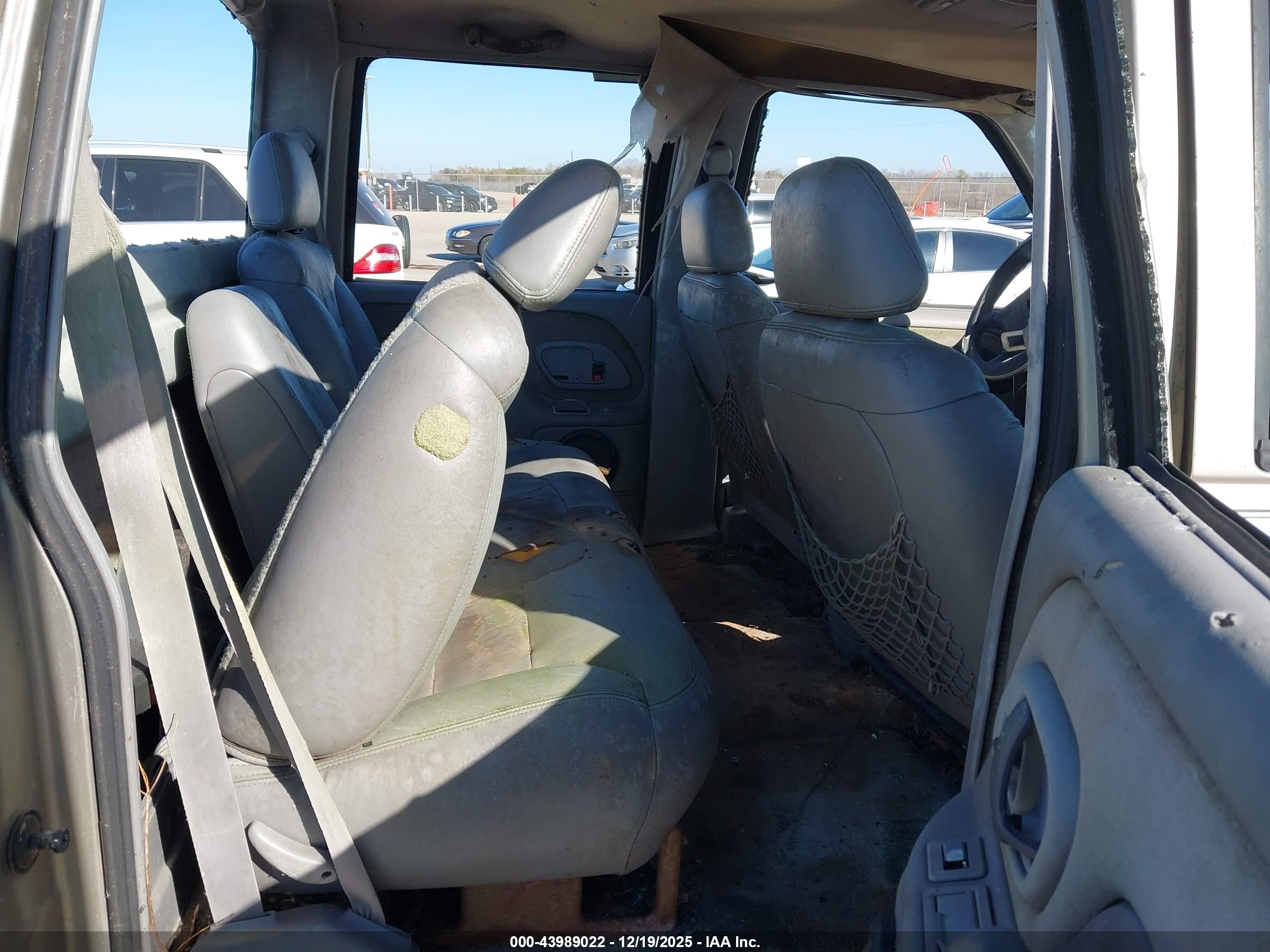 CHEVROLET C3500 image 8