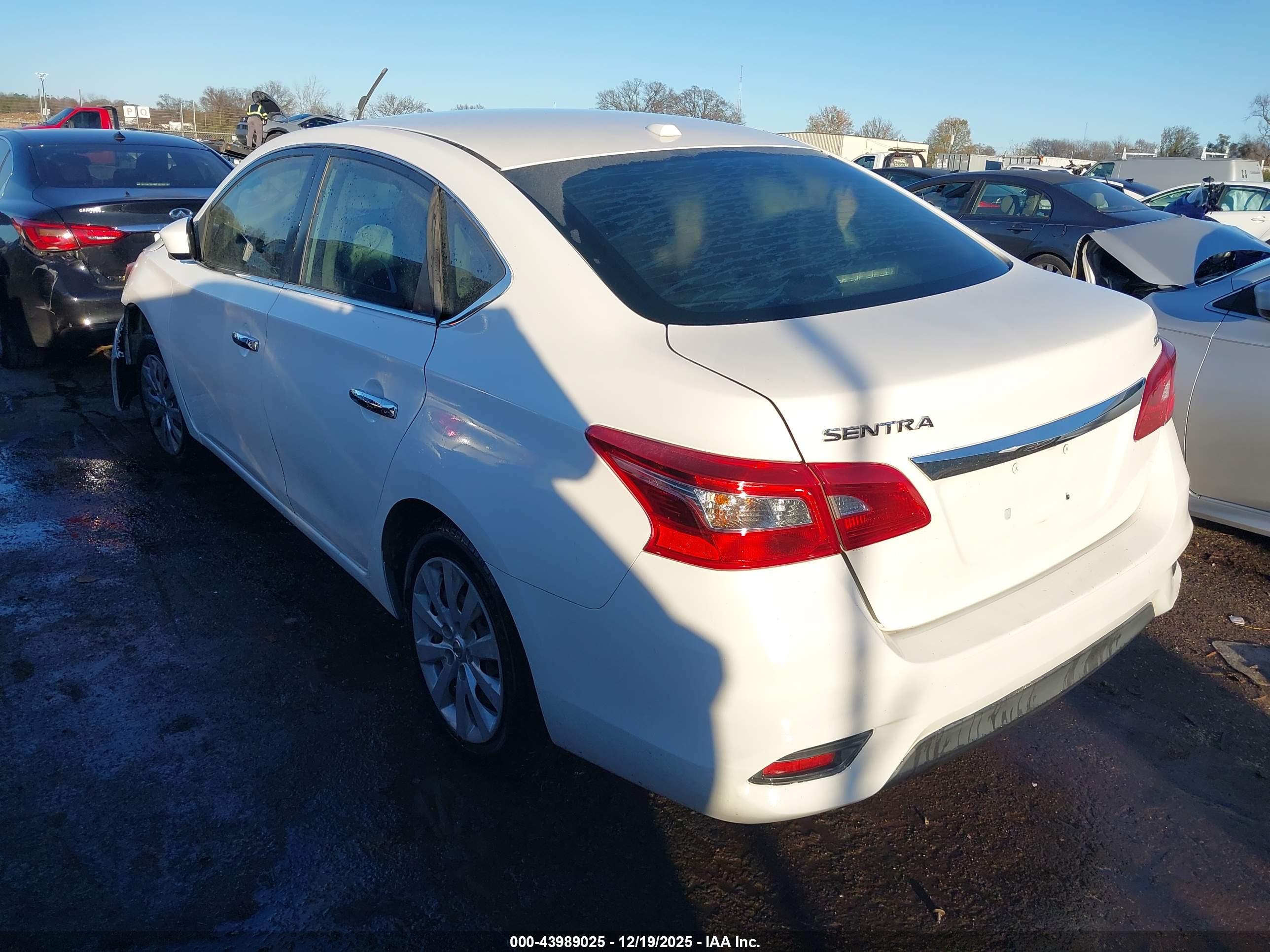 NISSAN SENTRA image 3