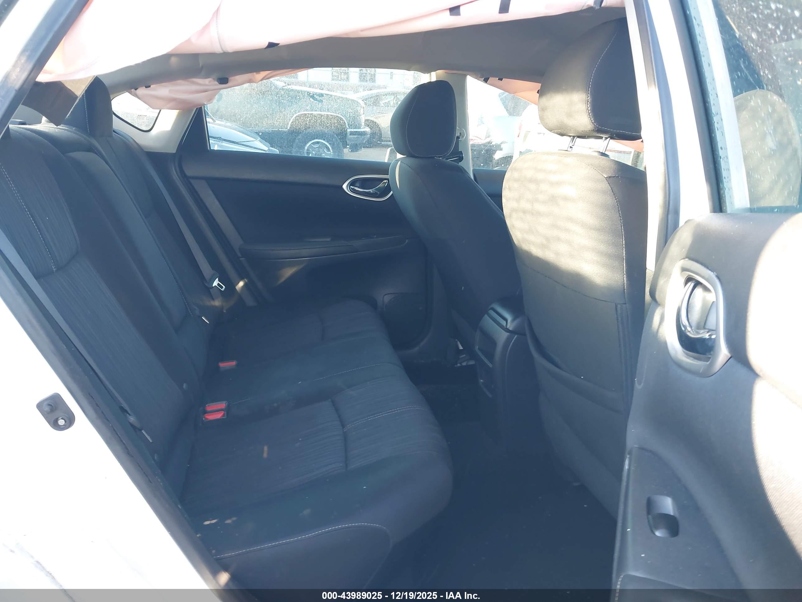 NISSAN SENTRA image 8