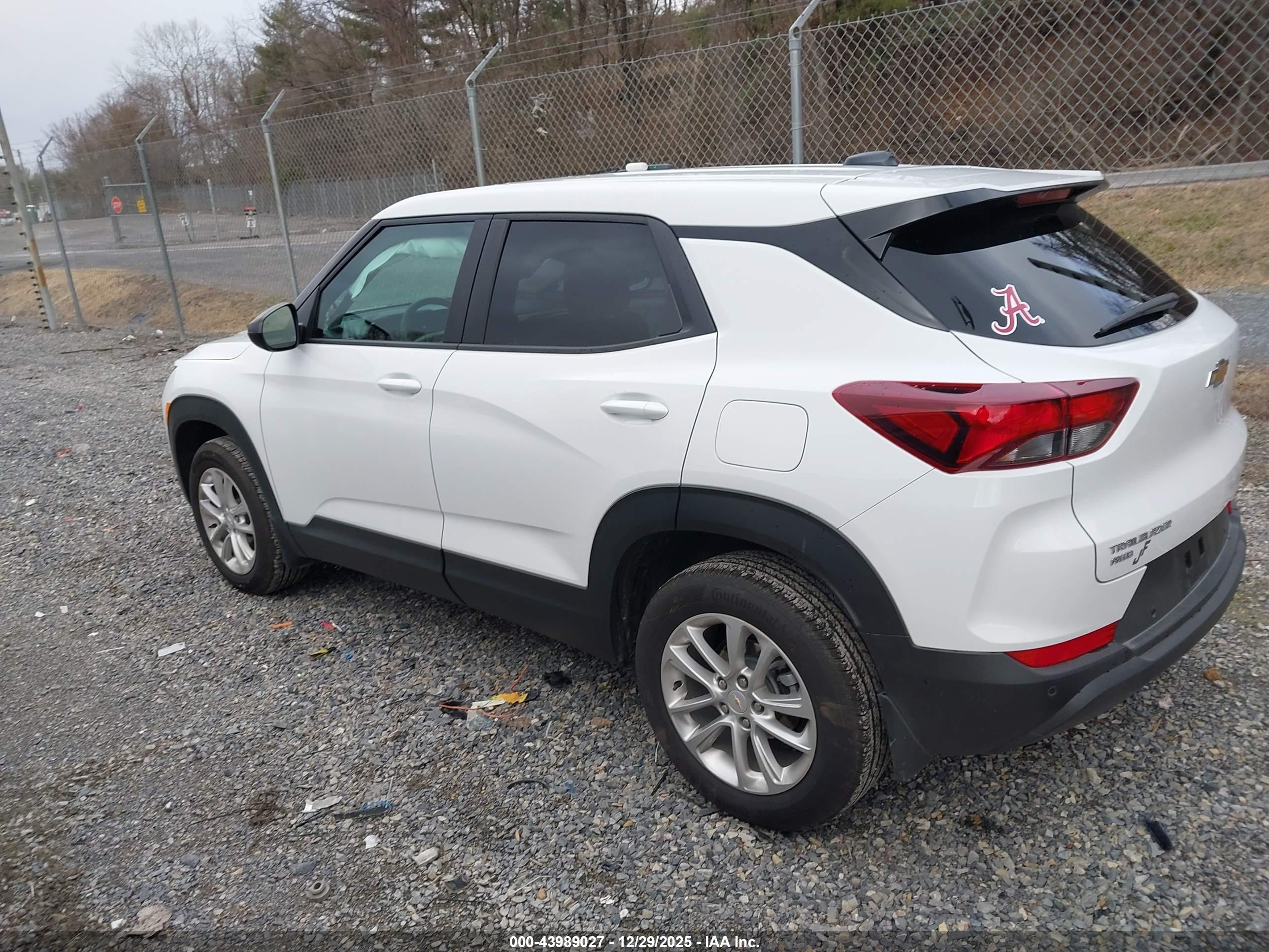 CHEVROLET TRAILBLAZER image 3