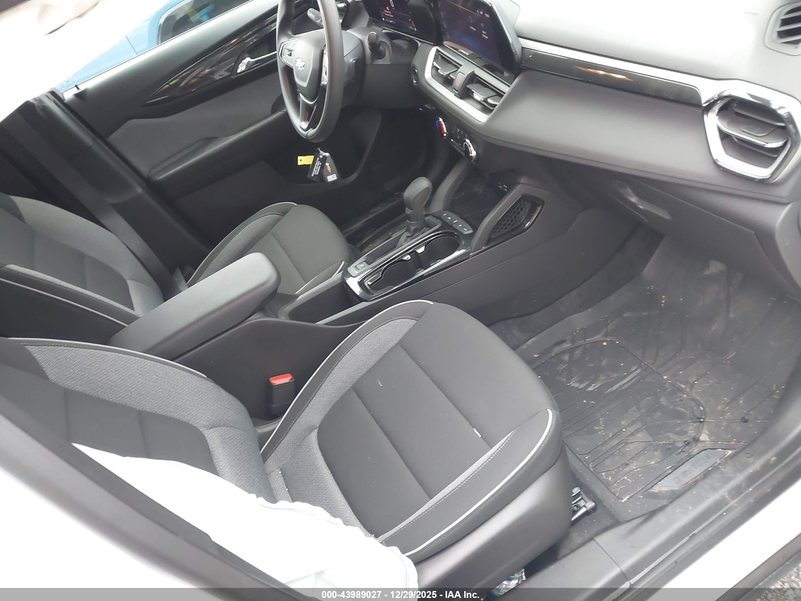 CHEVROLET TRAILBLAZER image 5