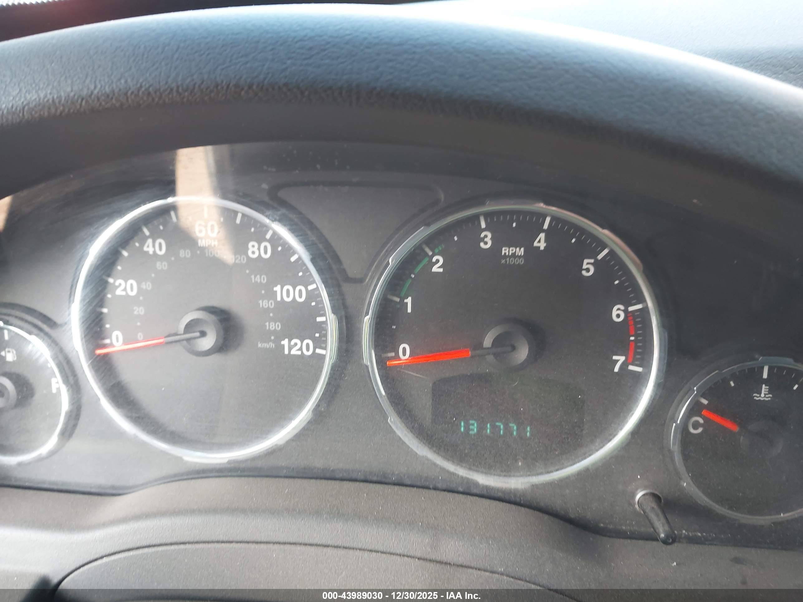 JEEP LIBERTY image 7