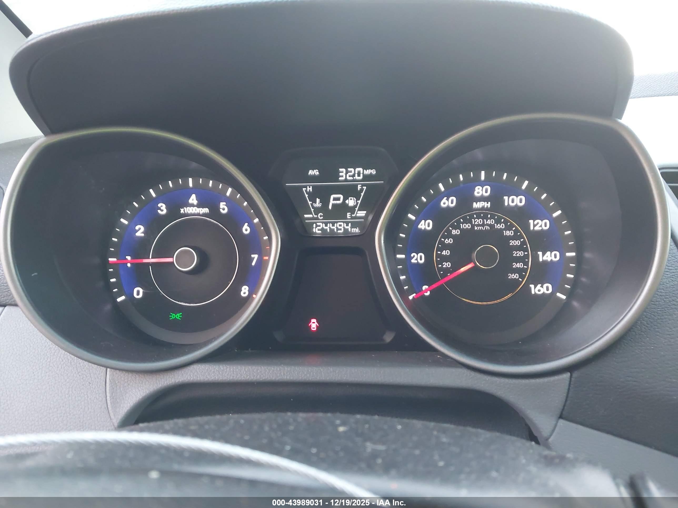 HYUNDAI ELANTRA image 7