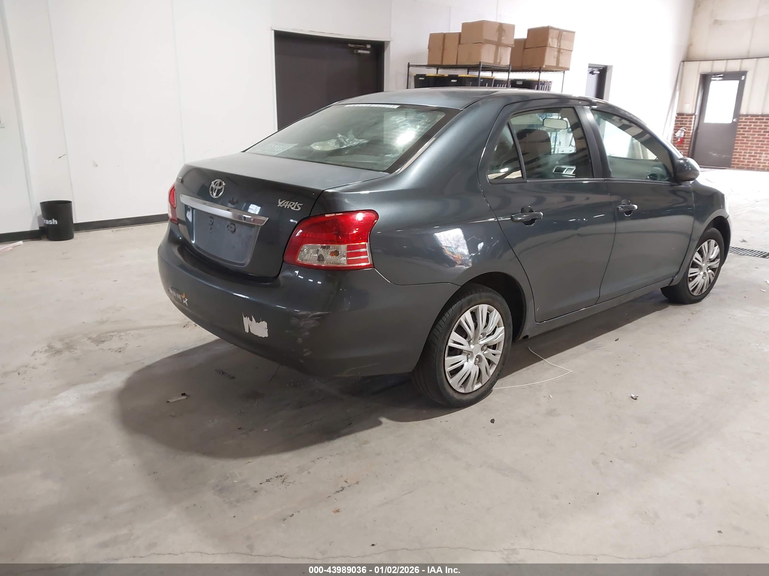 TOYOTA YARIS image 4