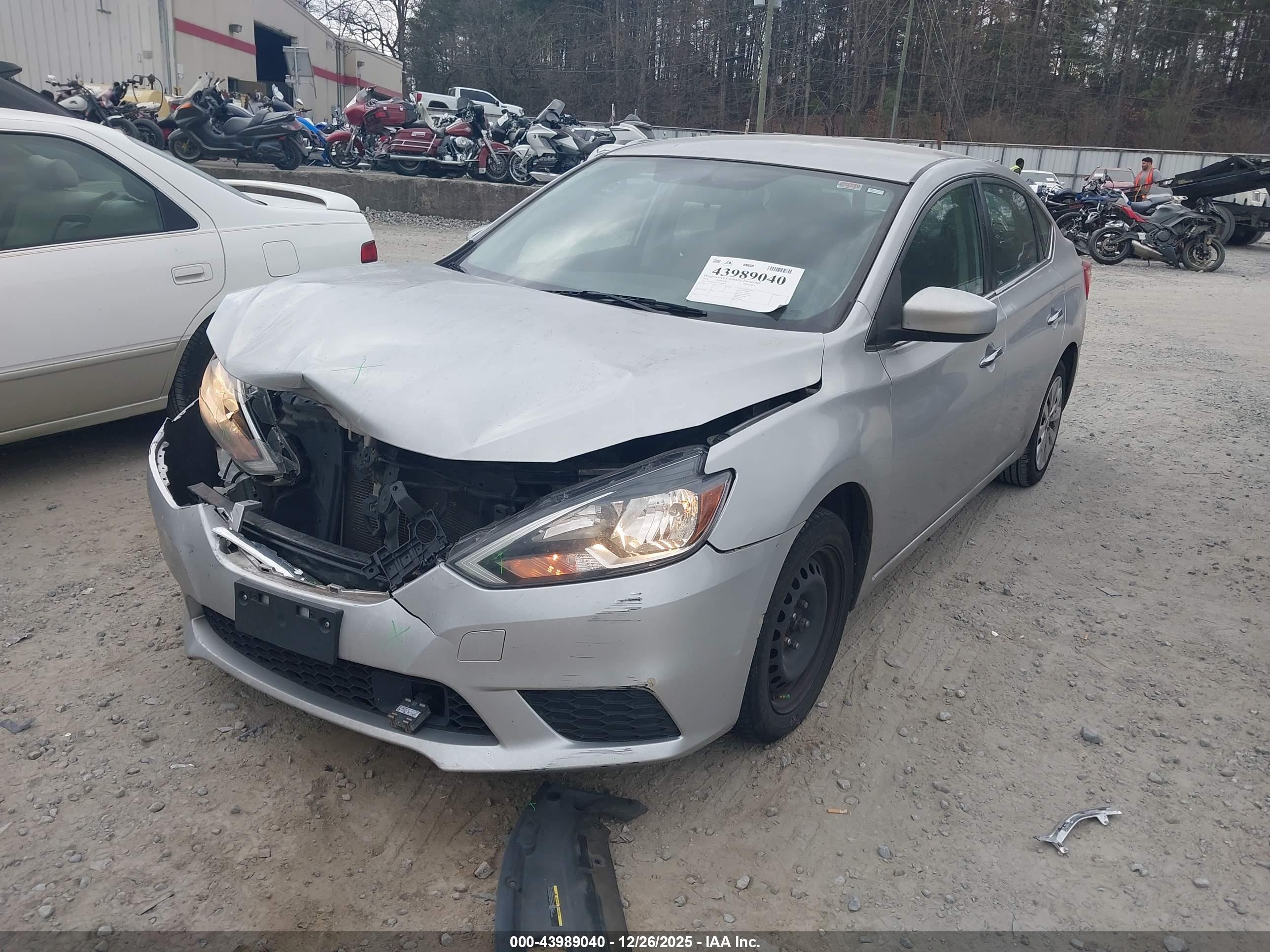 NISSAN SENTRA image 2