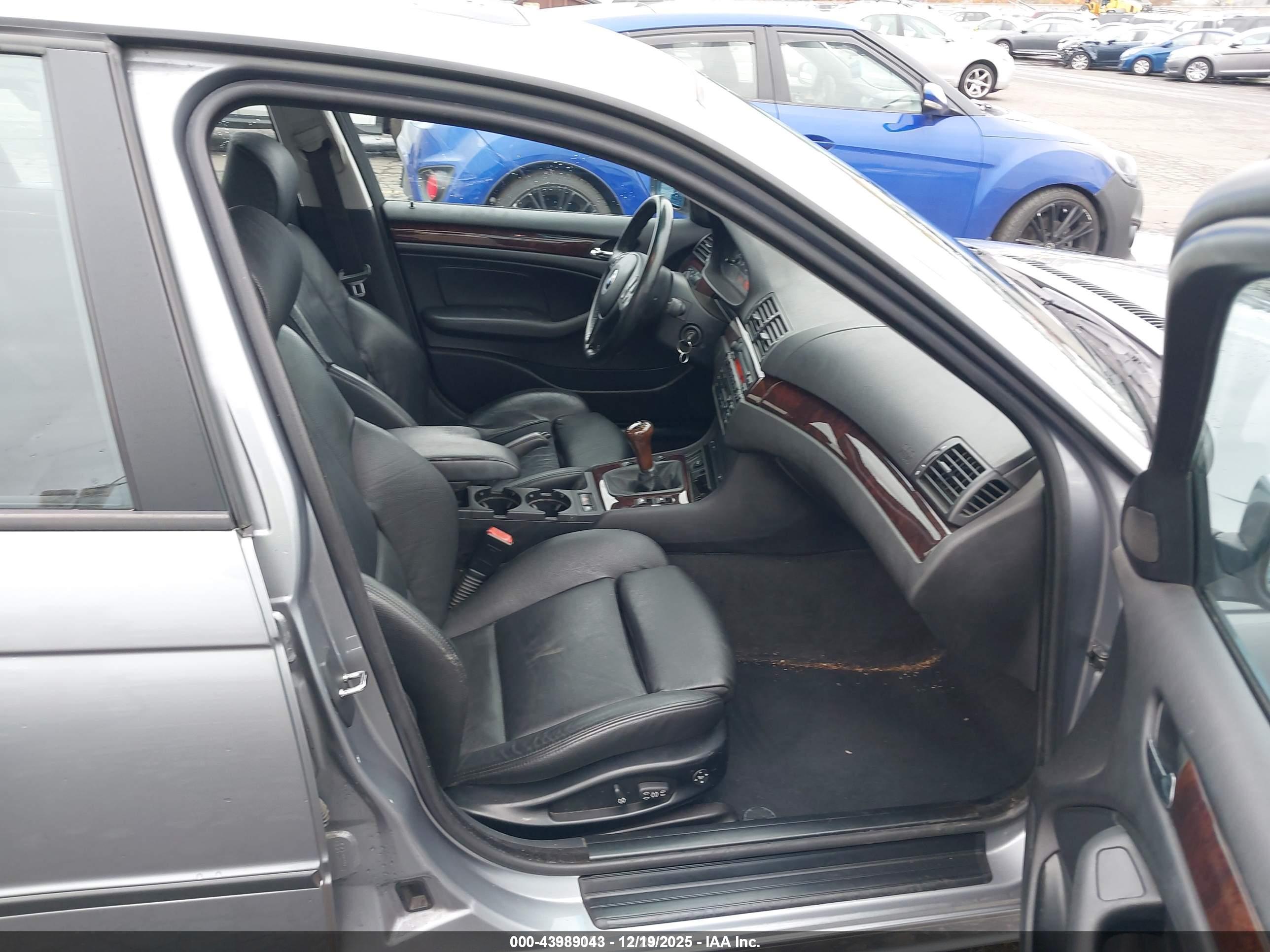 BMW 325I image 5