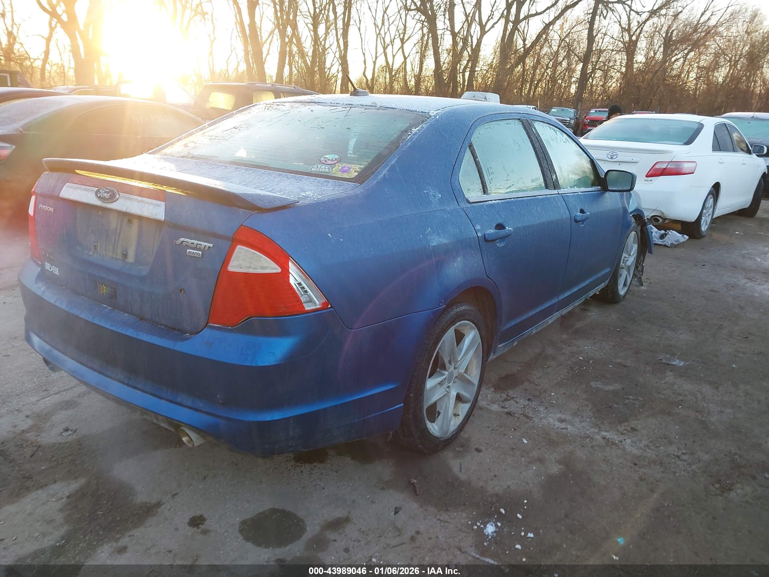 FORD FUSION image 4