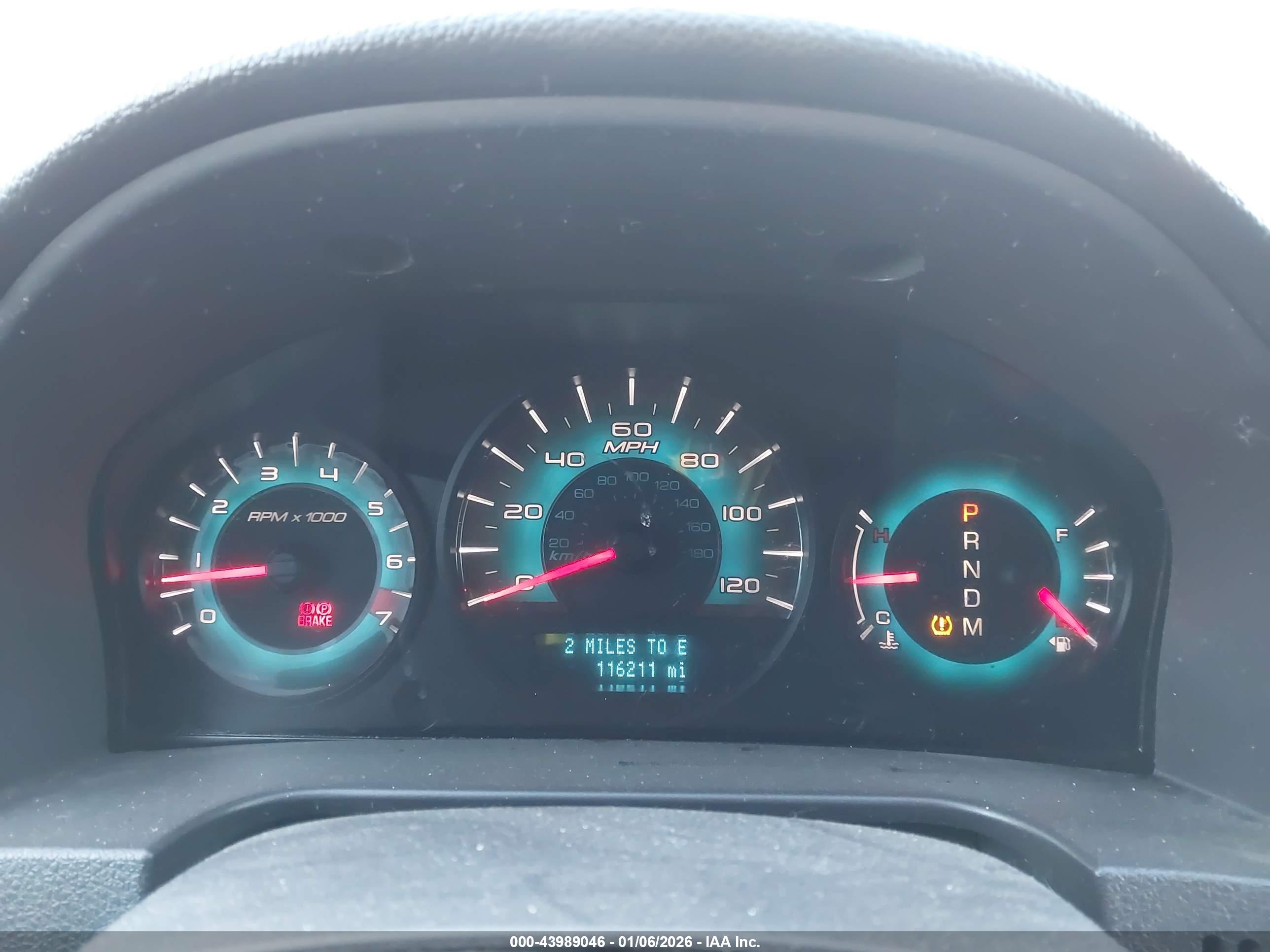 FORD FUSION image 7
