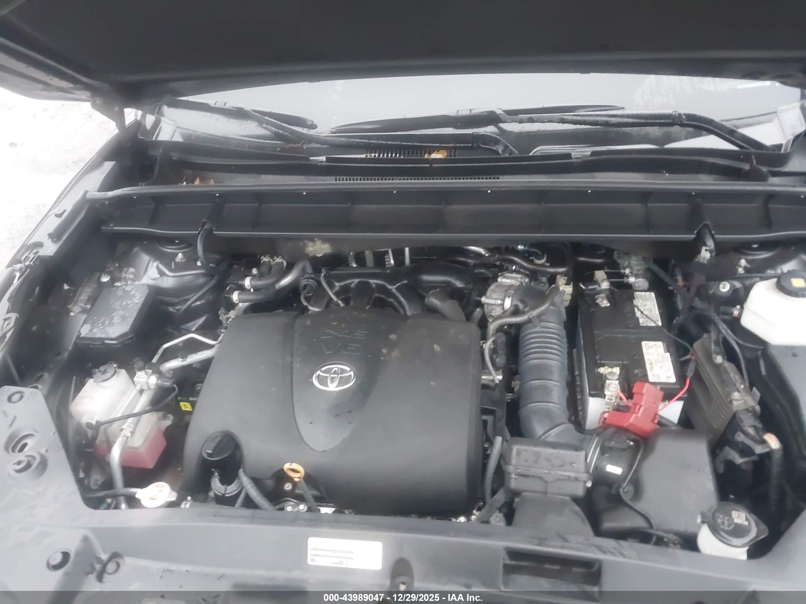 TOYOTA HIGHLANDER image 10