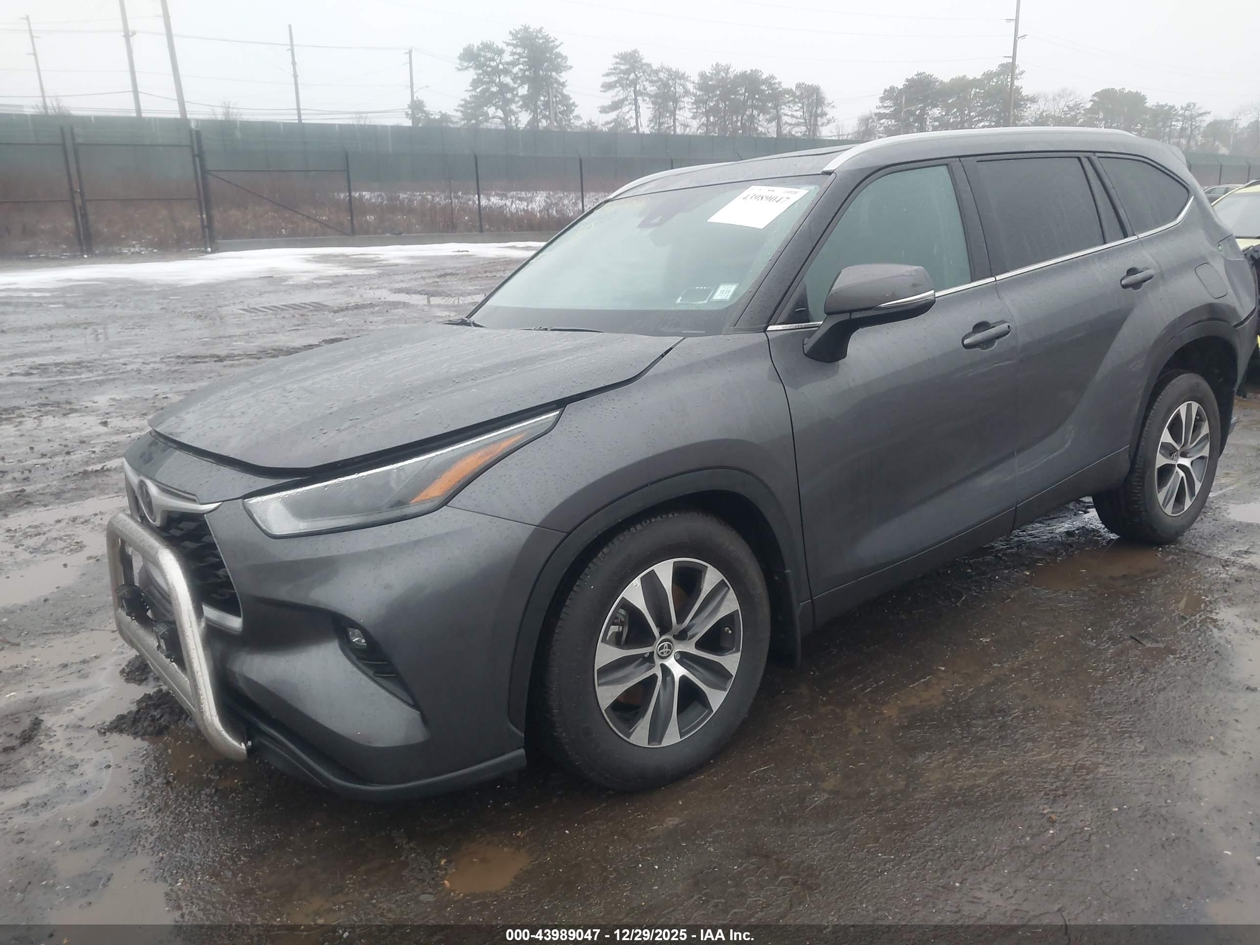 TOYOTA HIGHLANDER image 2