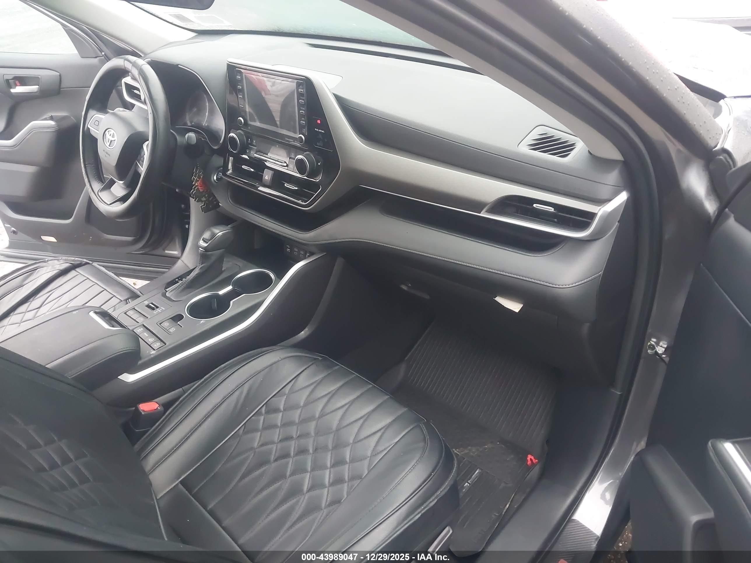 TOYOTA HIGHLANDER image 5