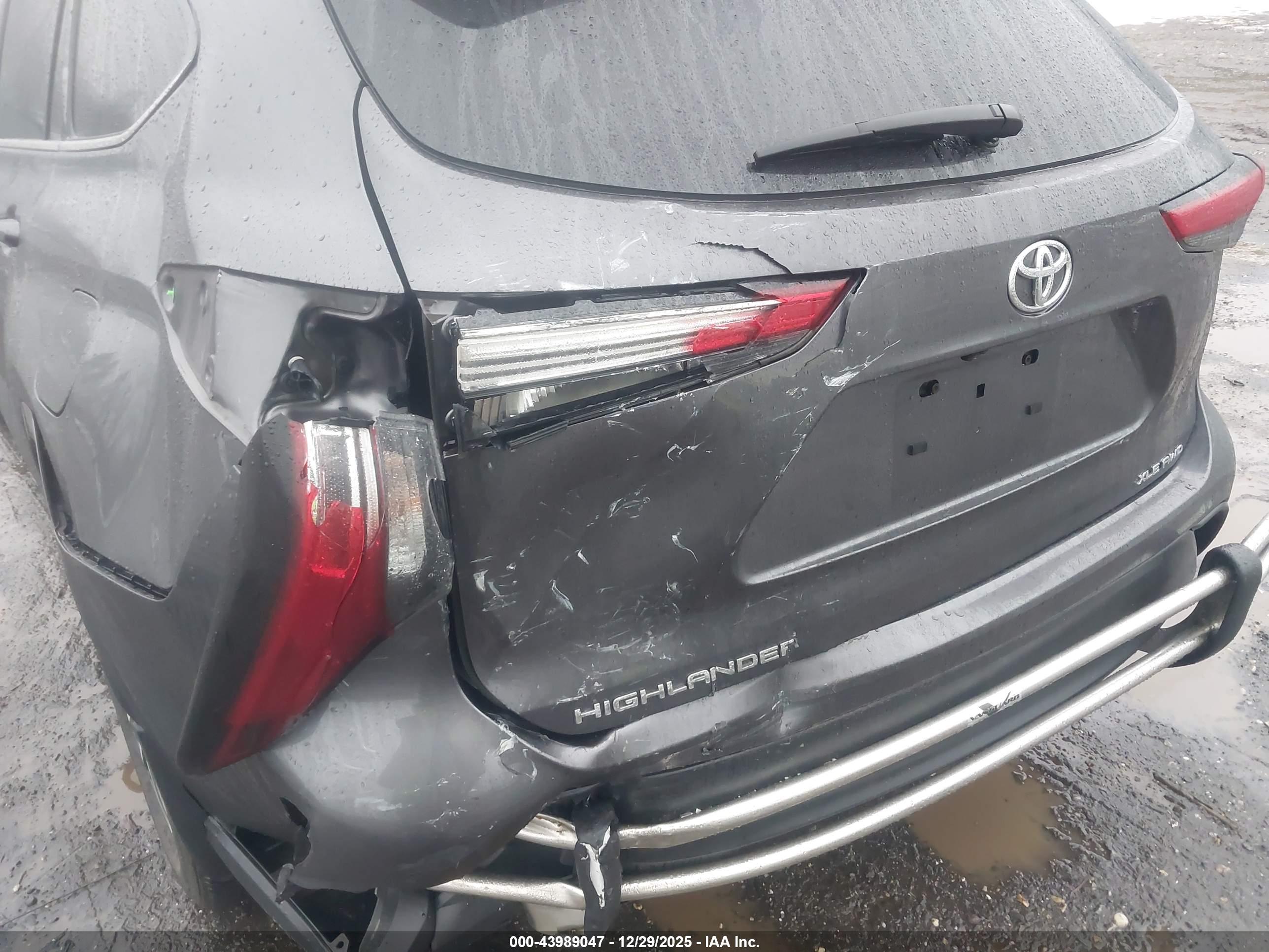 TOYOTA HIGHLANDER image 6