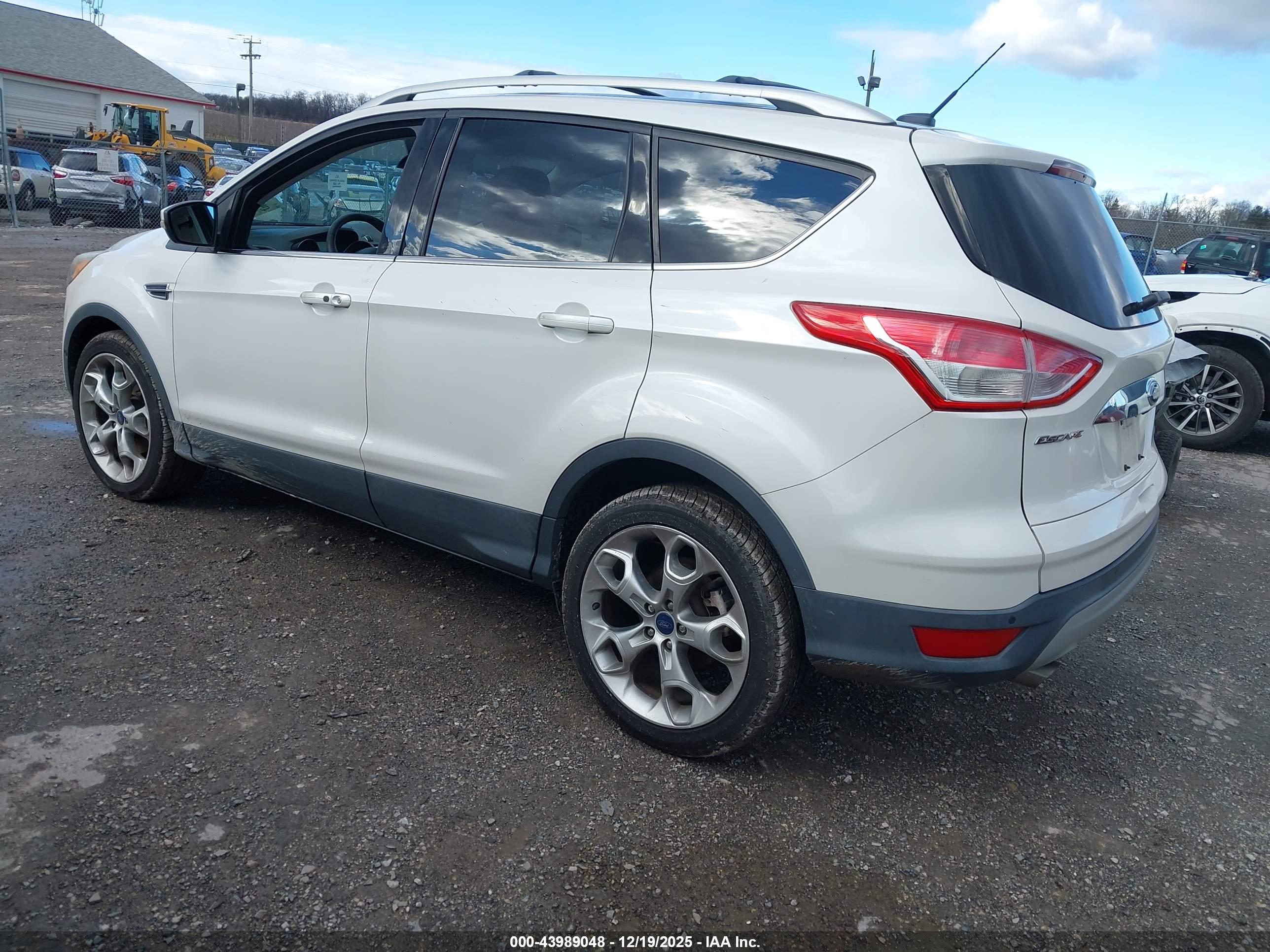 FORD ESCAPE image 3